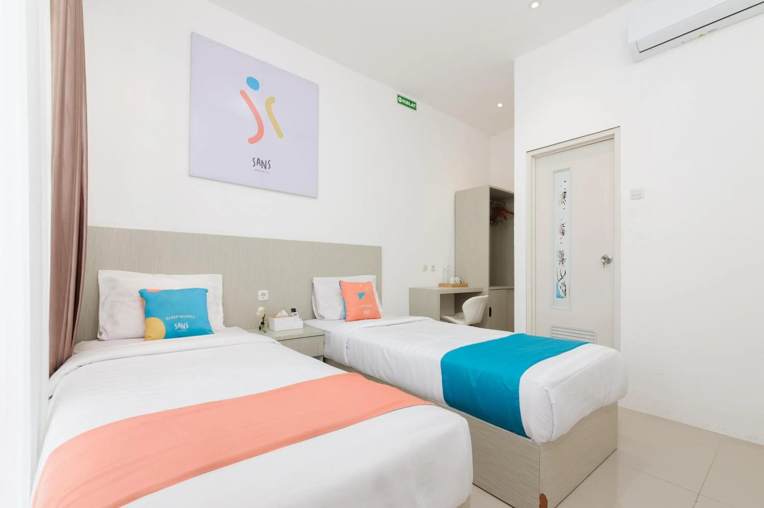 Bedroom, Bed in Sans Hotel La Vida Malang