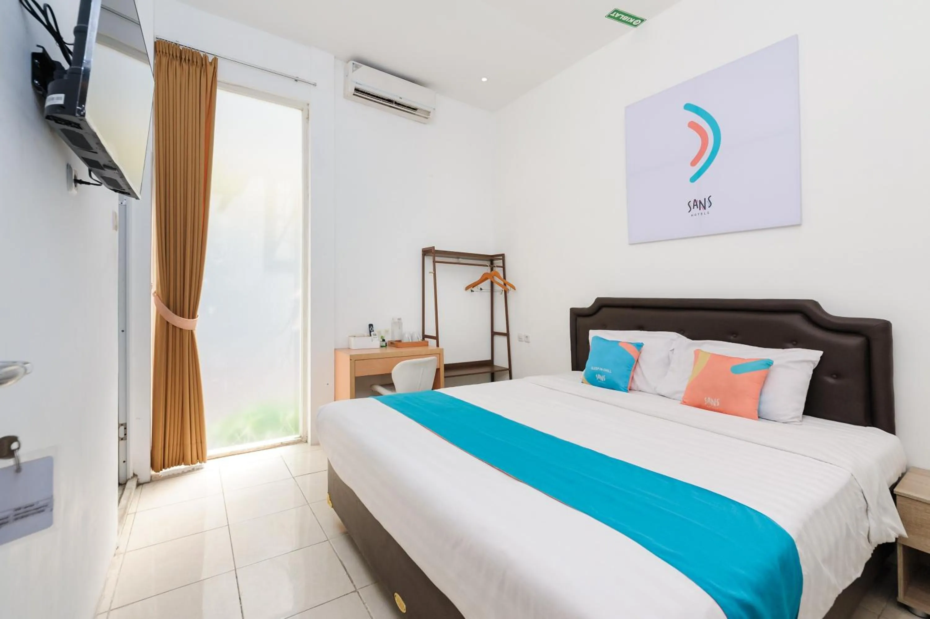 Bedroom, Bed in Sans Hotel La Vida Malang