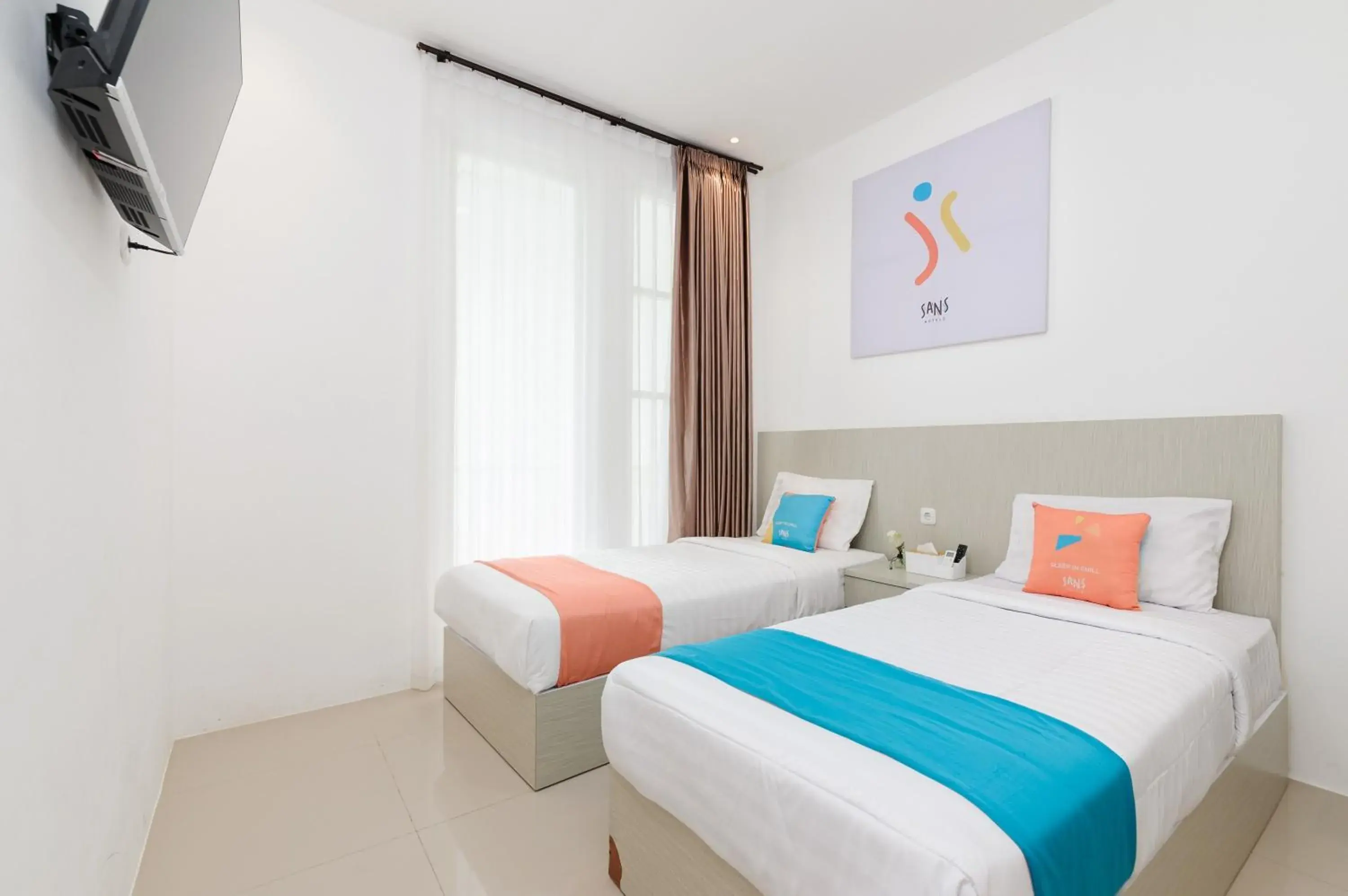 Twin Room in Sans Hotel La Vida Malang Twin Room in Sans Hotel La Vida Malang