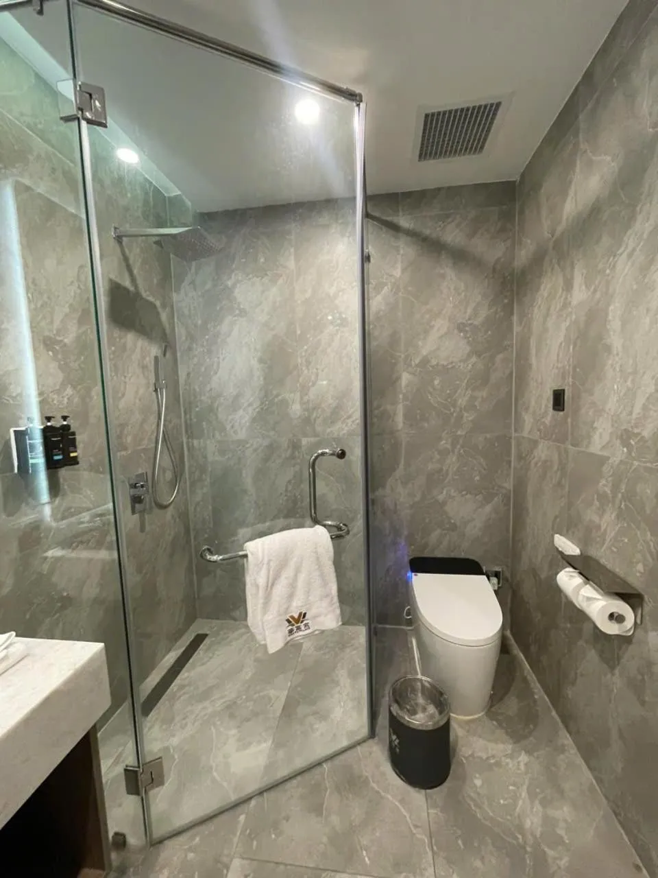 Bathroom in Wah Fu Hotel