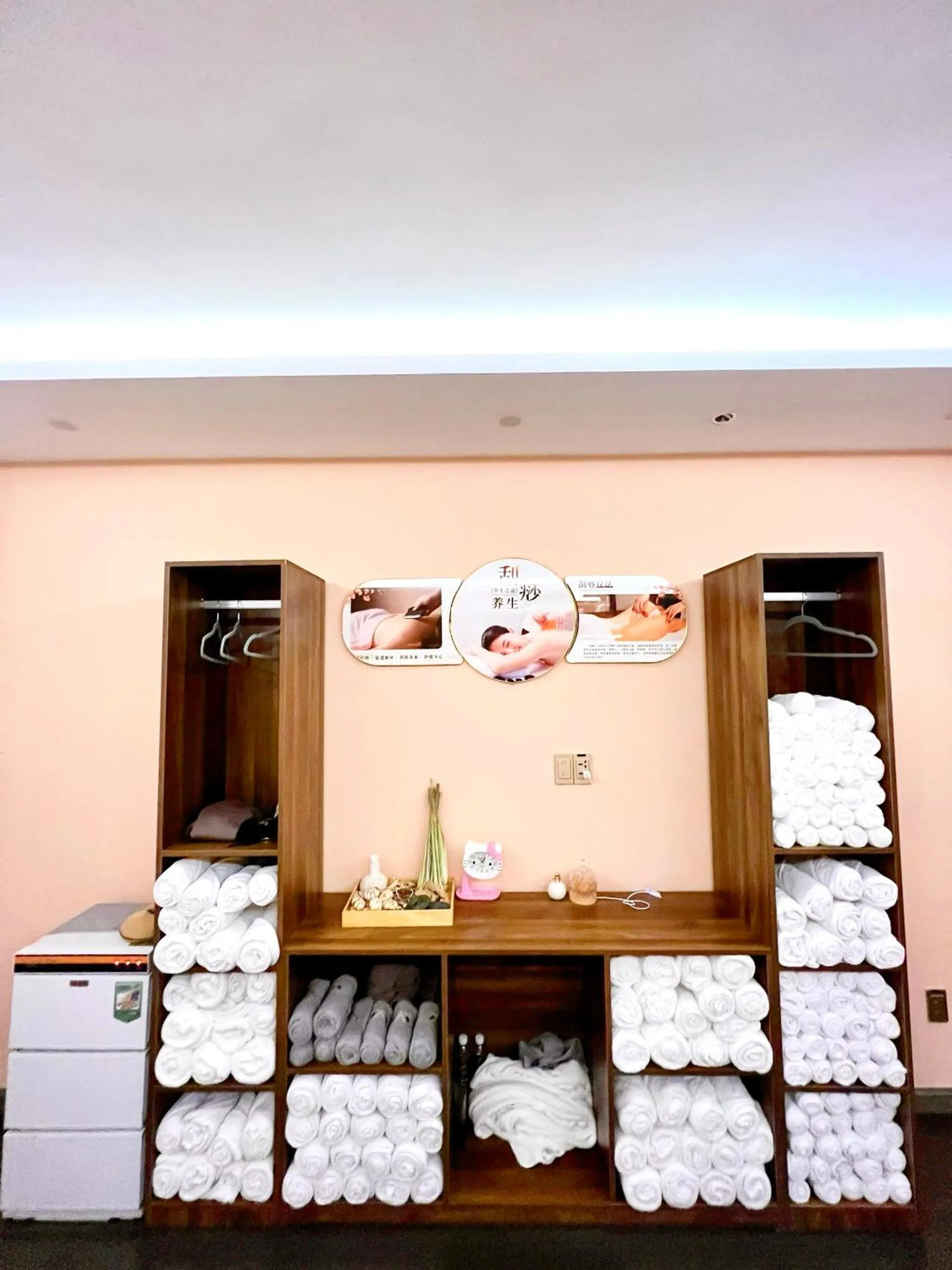 Spa and wellness centre/facilities in Wah Fu Hotel