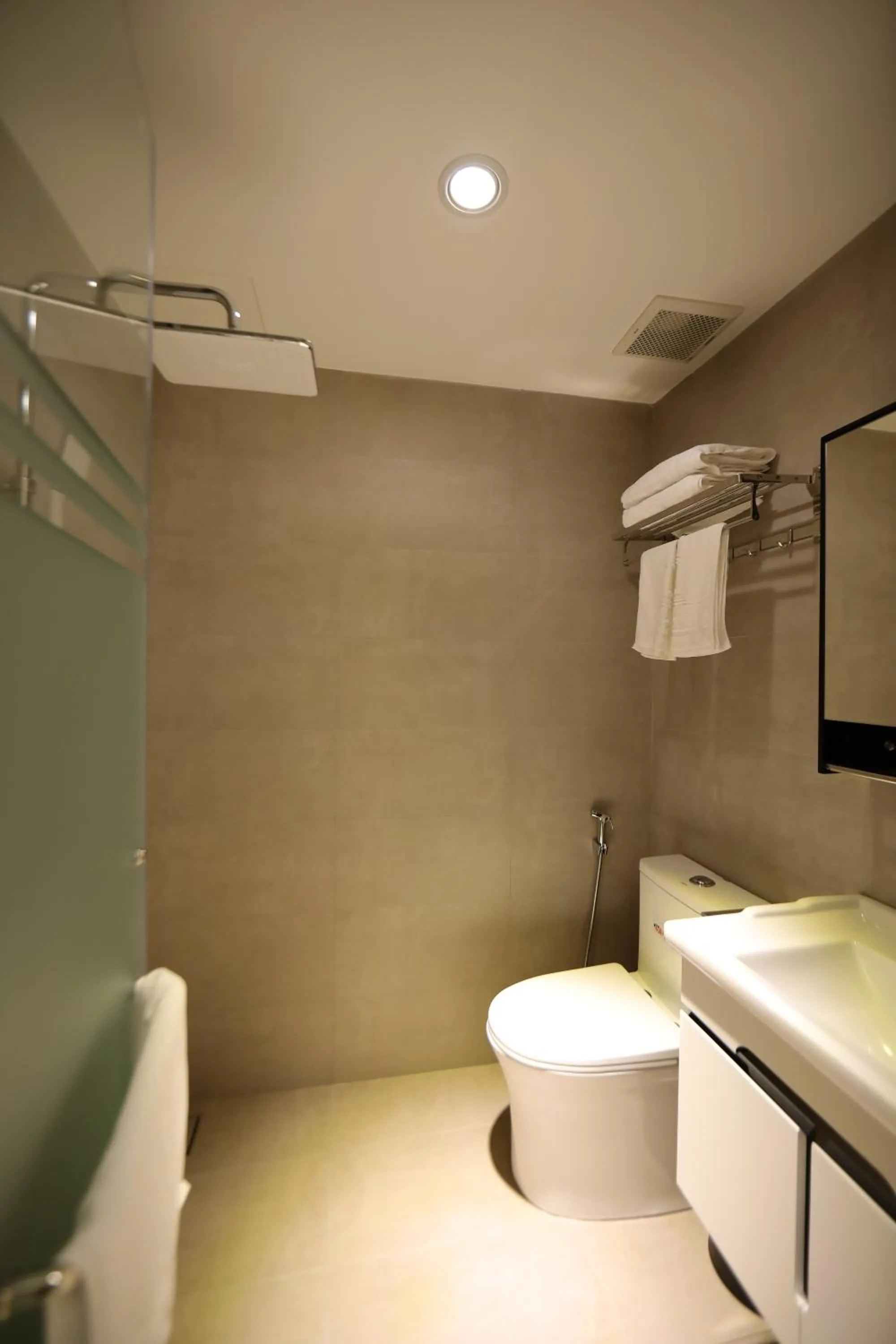 Bathroom in Lanura Saigon Boutique Hotel