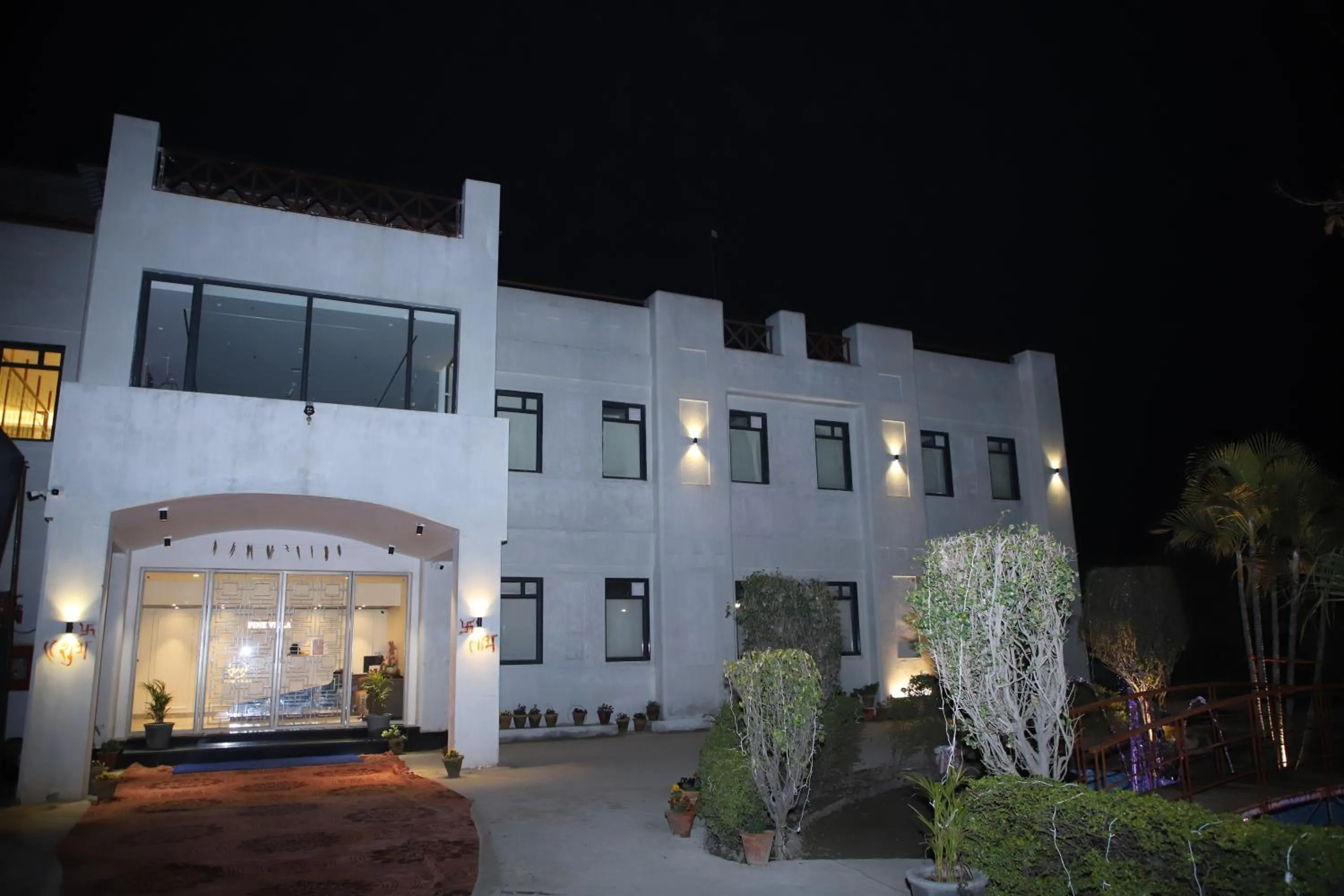 Facade/entrance in Pink Villa Boutique Hotel