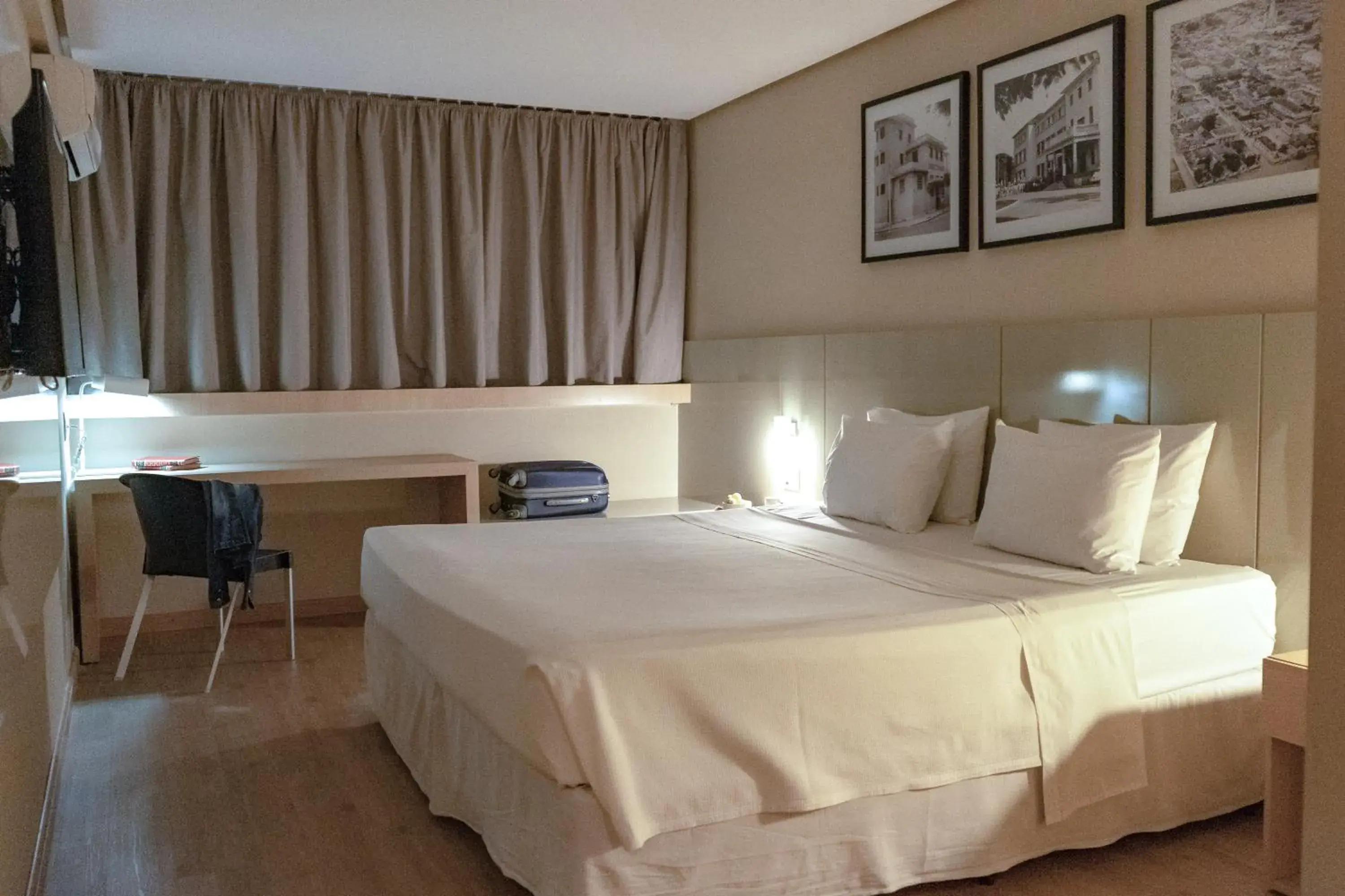 Luxury Double - single occupancy - 1 King Bed in Intercity Montes Claros Luxury Double - single occupancy - 1 King Bed in Intercity Montes Claros