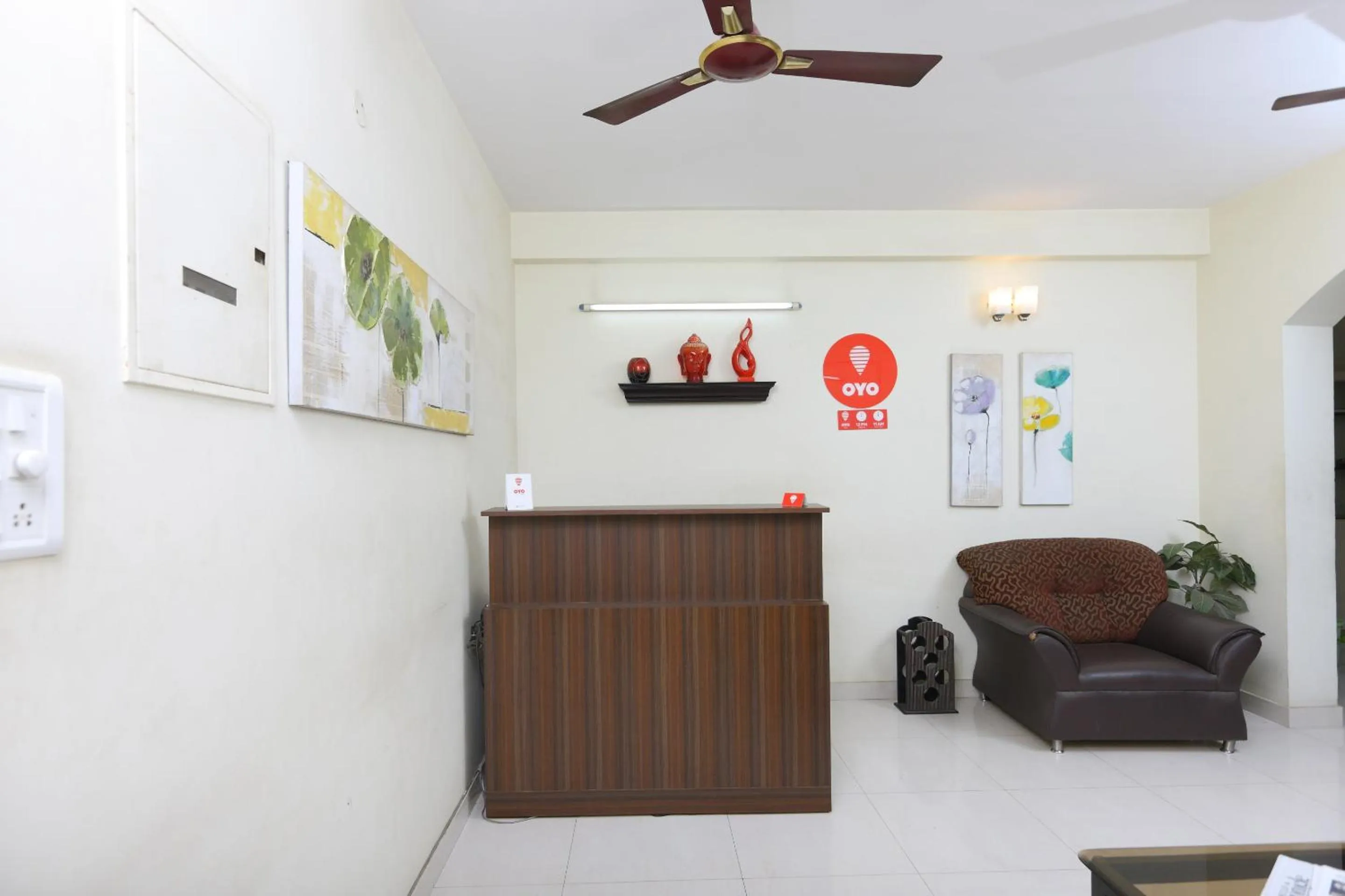 Lobby or reception in Super Hotel O Kings Court Near Rela Balaji Hospital