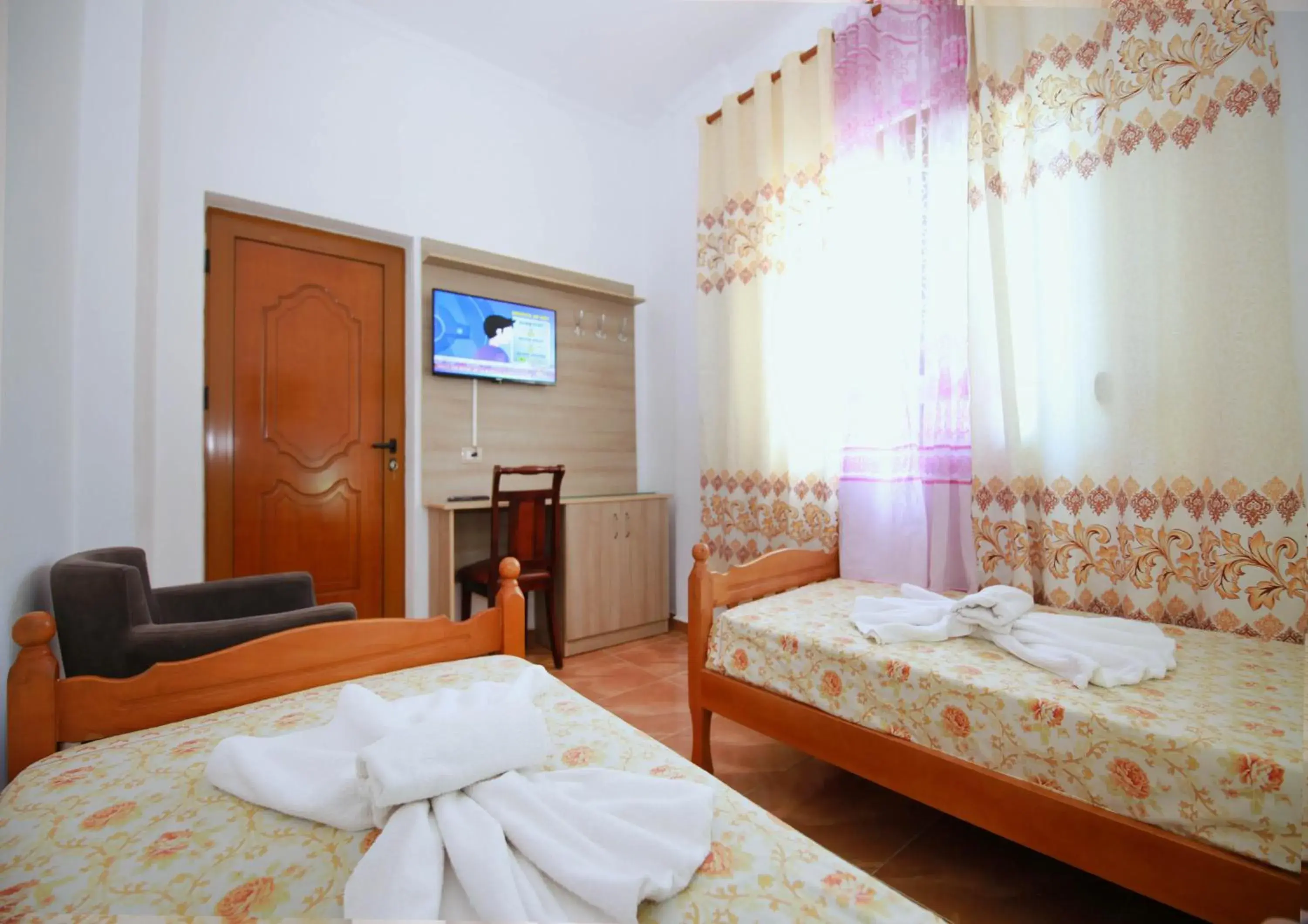 Standard Twin Room with Shared Bathroom - single occupancy in My Home Guest House Standard Twin Room with Shared Bathroom - single occupancy in My Home Guest House