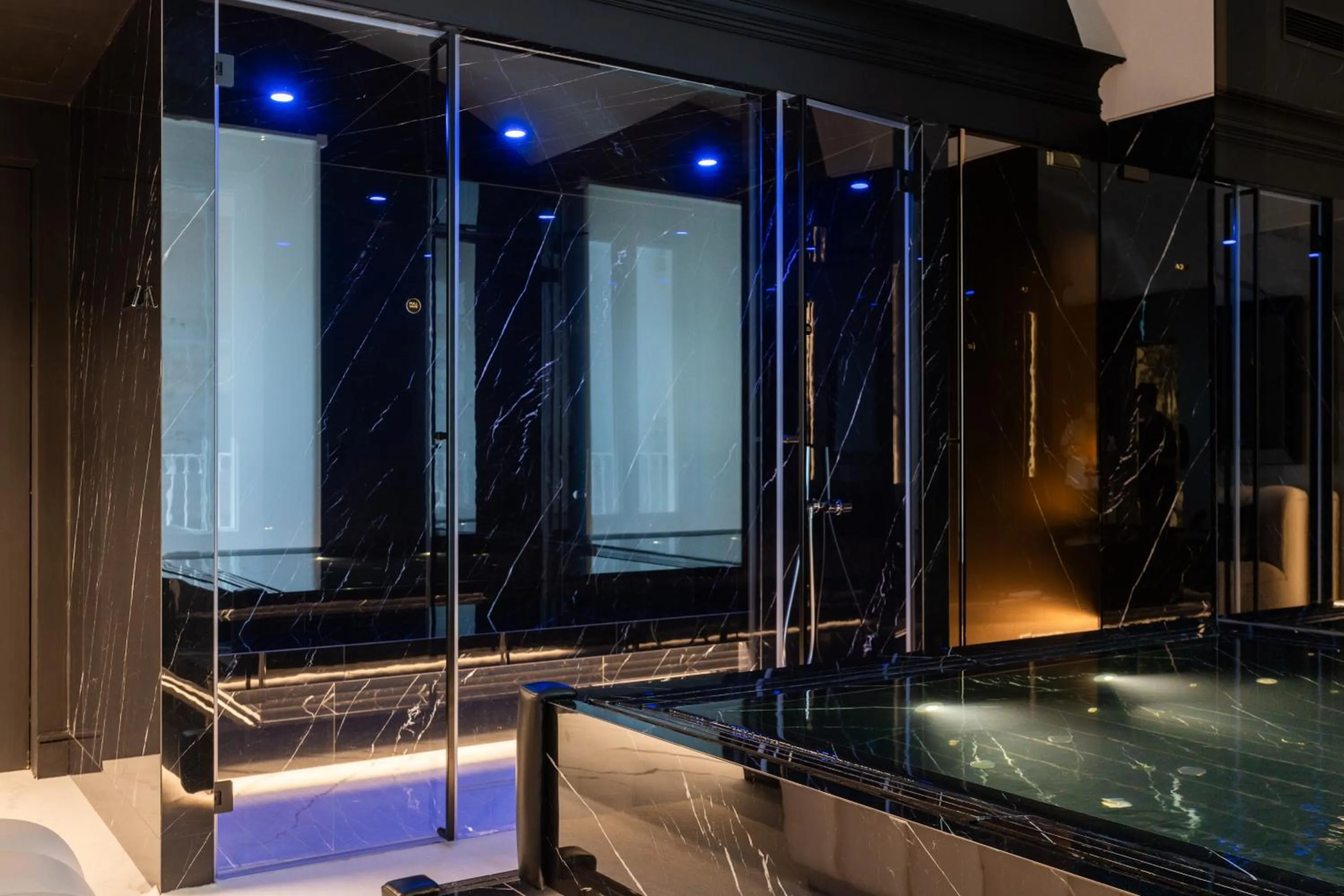 Hot Tub in Bra Hotel