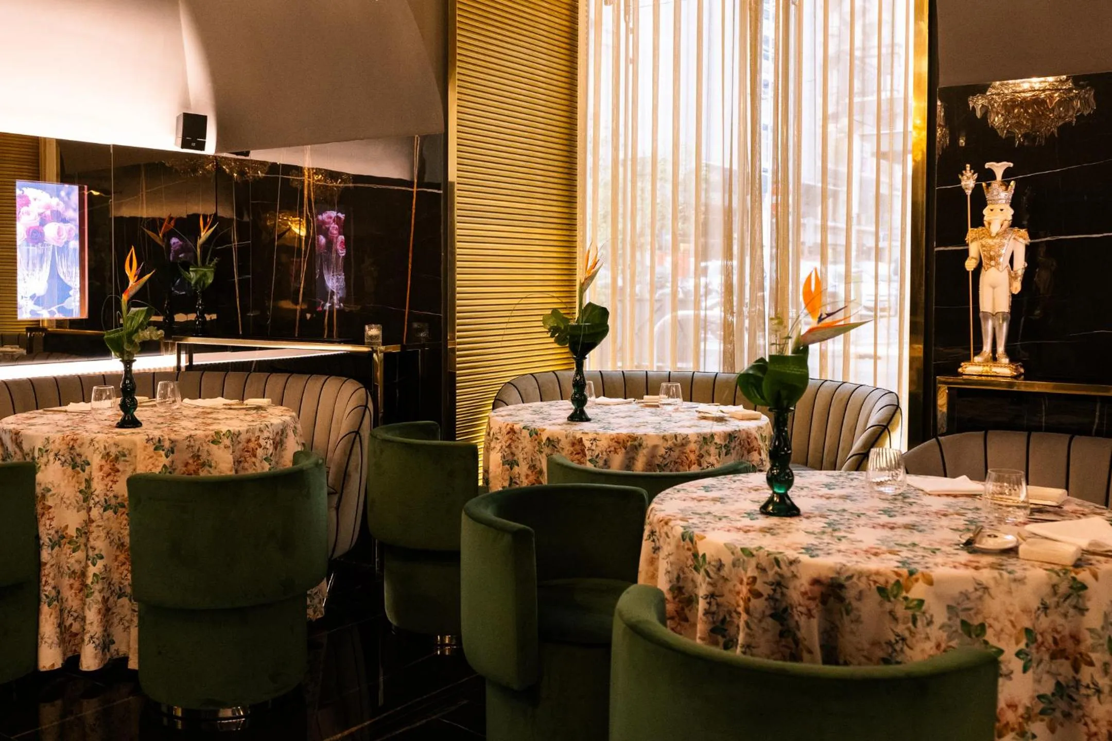 Restaurant/places to eat in Bra Hotel