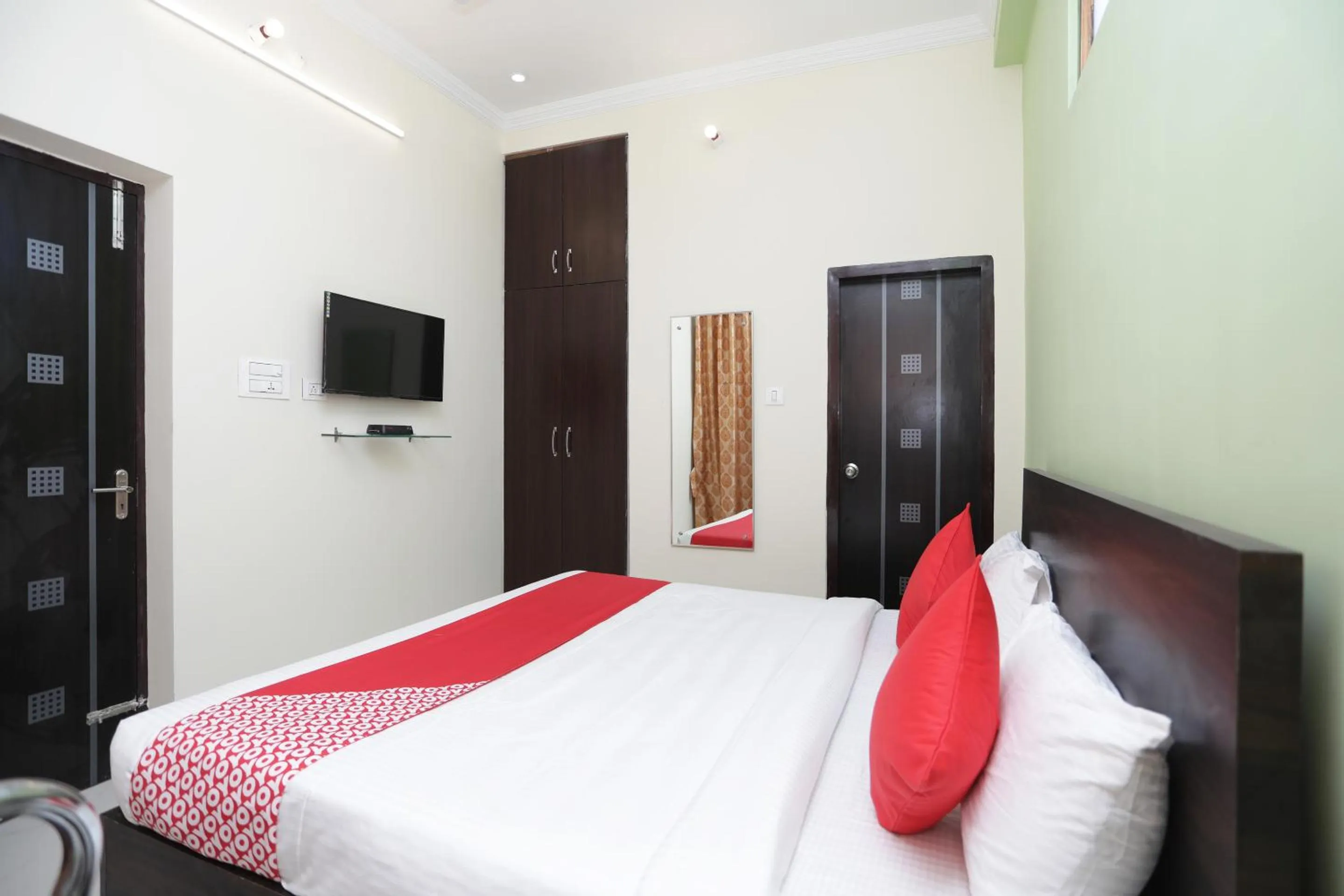 Bedroom, Bed in Hotel O Greenview Inn