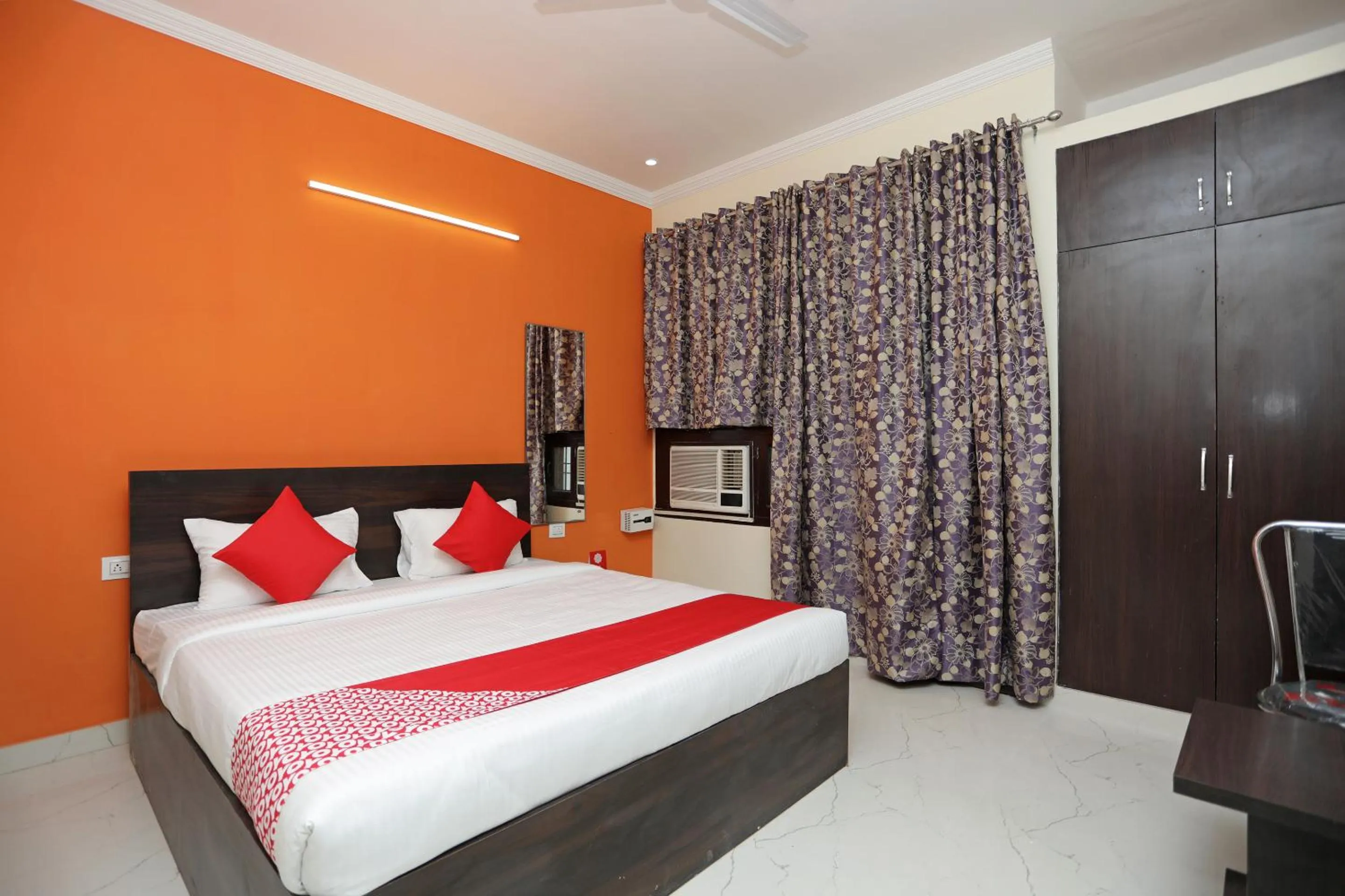 Photo of the whole room, Bed in Hotel O Greenview Inn