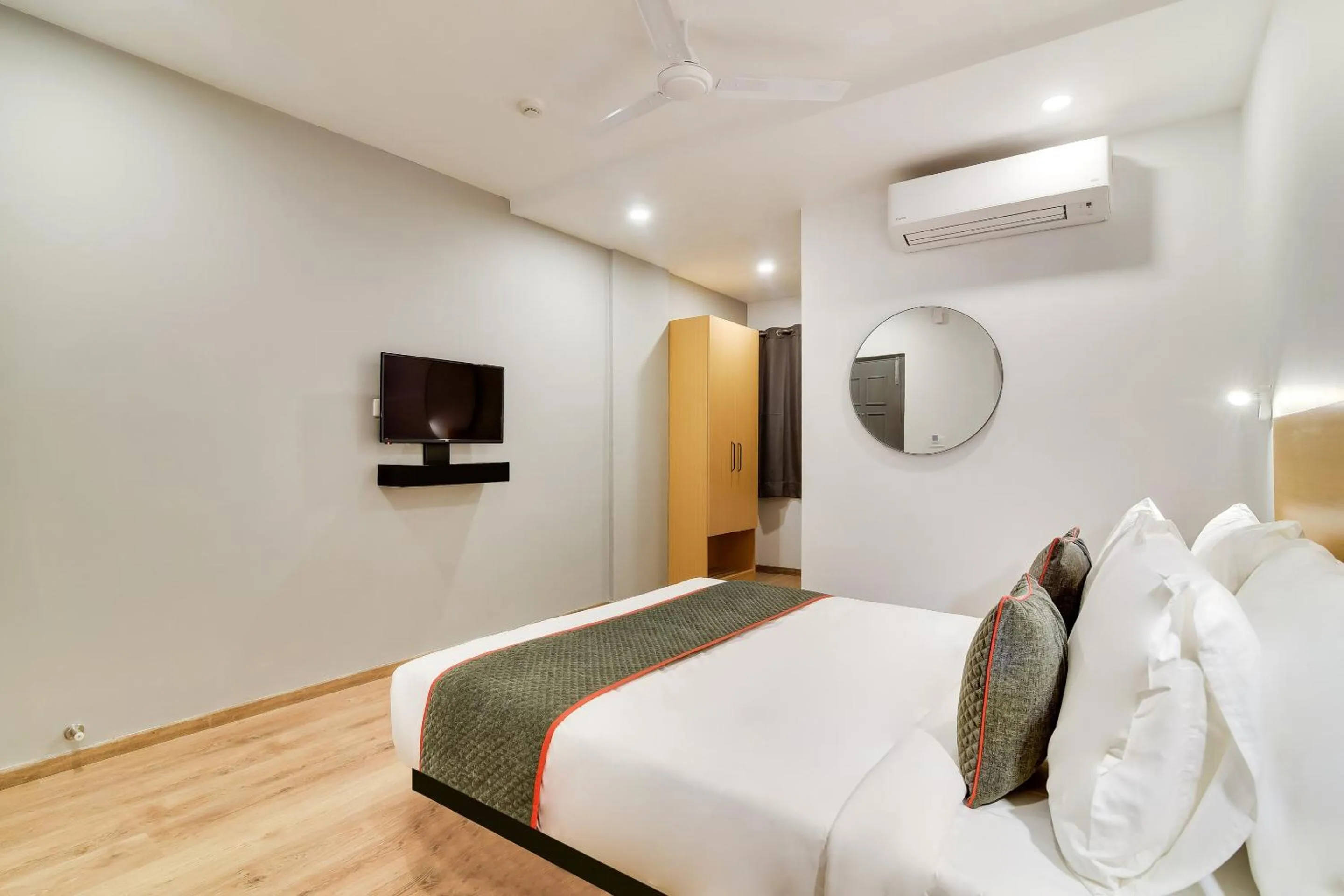 Bedroom, Bed in Townhouse Kovilambakkam