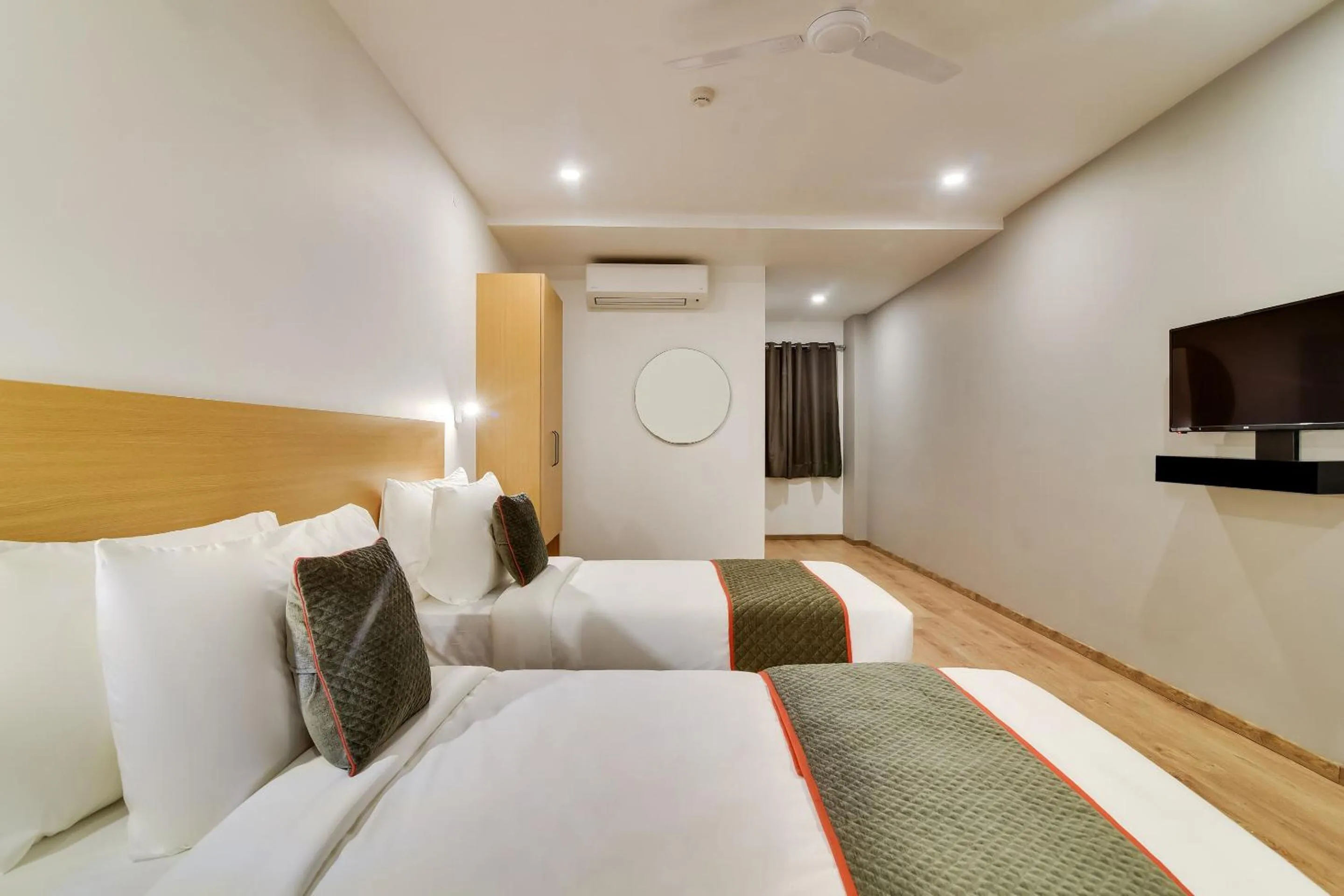 Bedroom, Bed in Townhouse Kovilambakkam