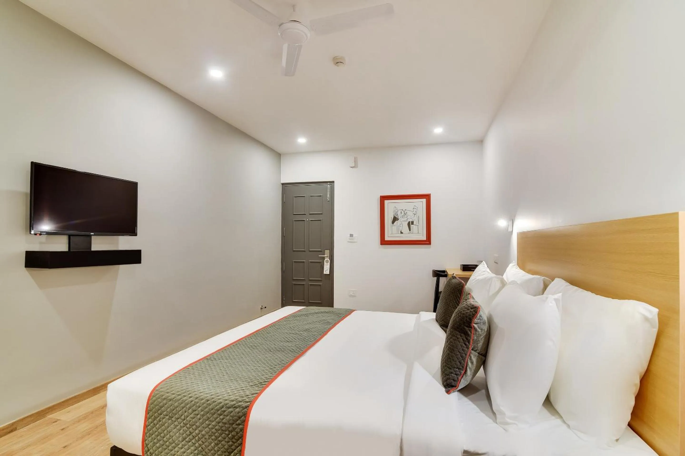 Bedroom, Bed in Townhouse Kovilambakkam