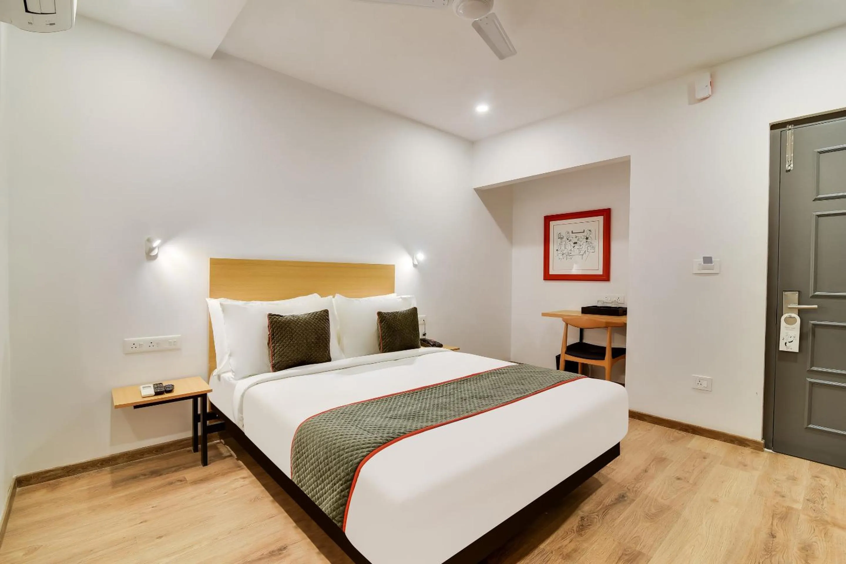 Bedroom, Bed in Townhouse Kovilambakkam