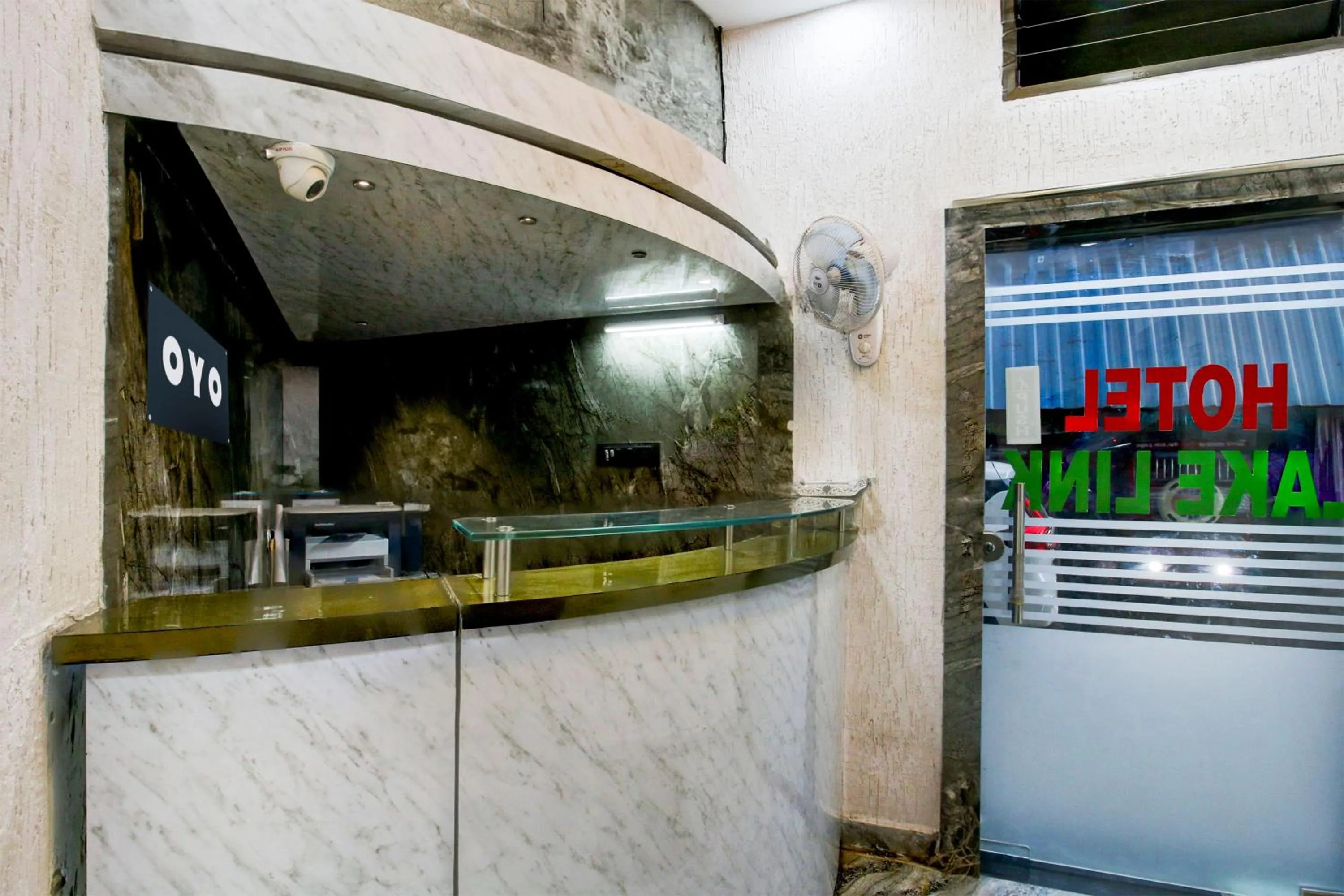 Lobby or reception in Hotel O Lake Link