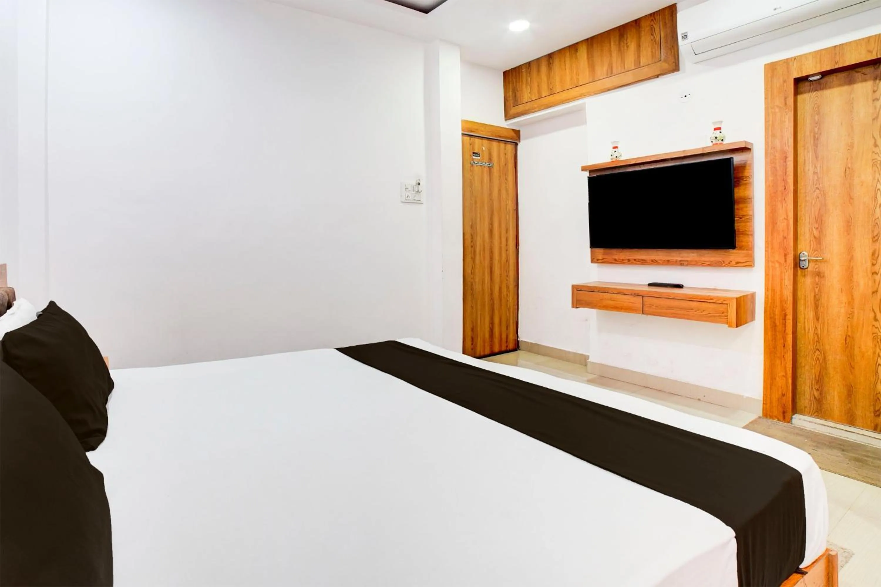 Bed in Hotel O Lake Link