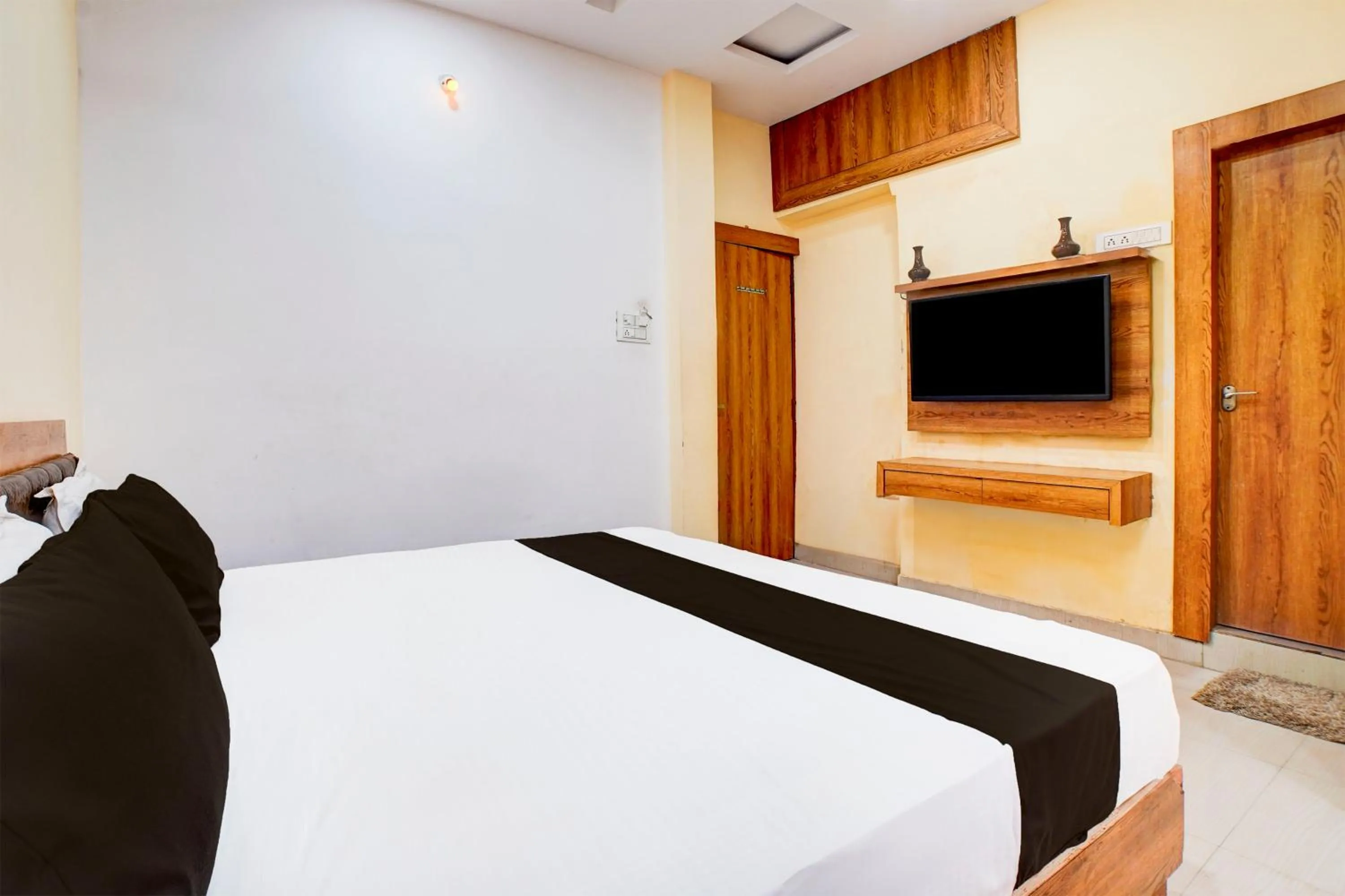 Bedroom, Bed in Hotel O Lake Link