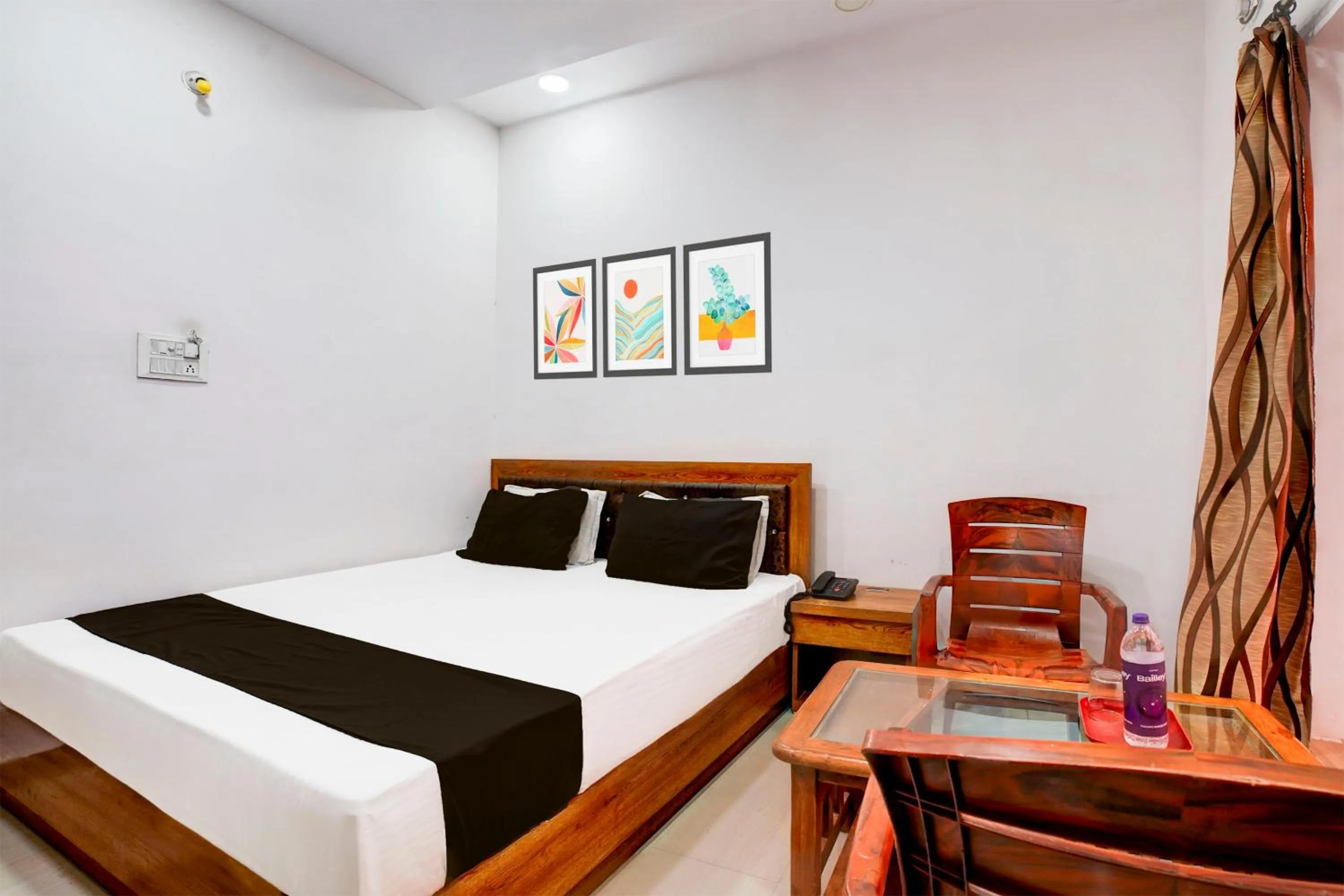 Bedroom, Bed in Hotel O Lake Link