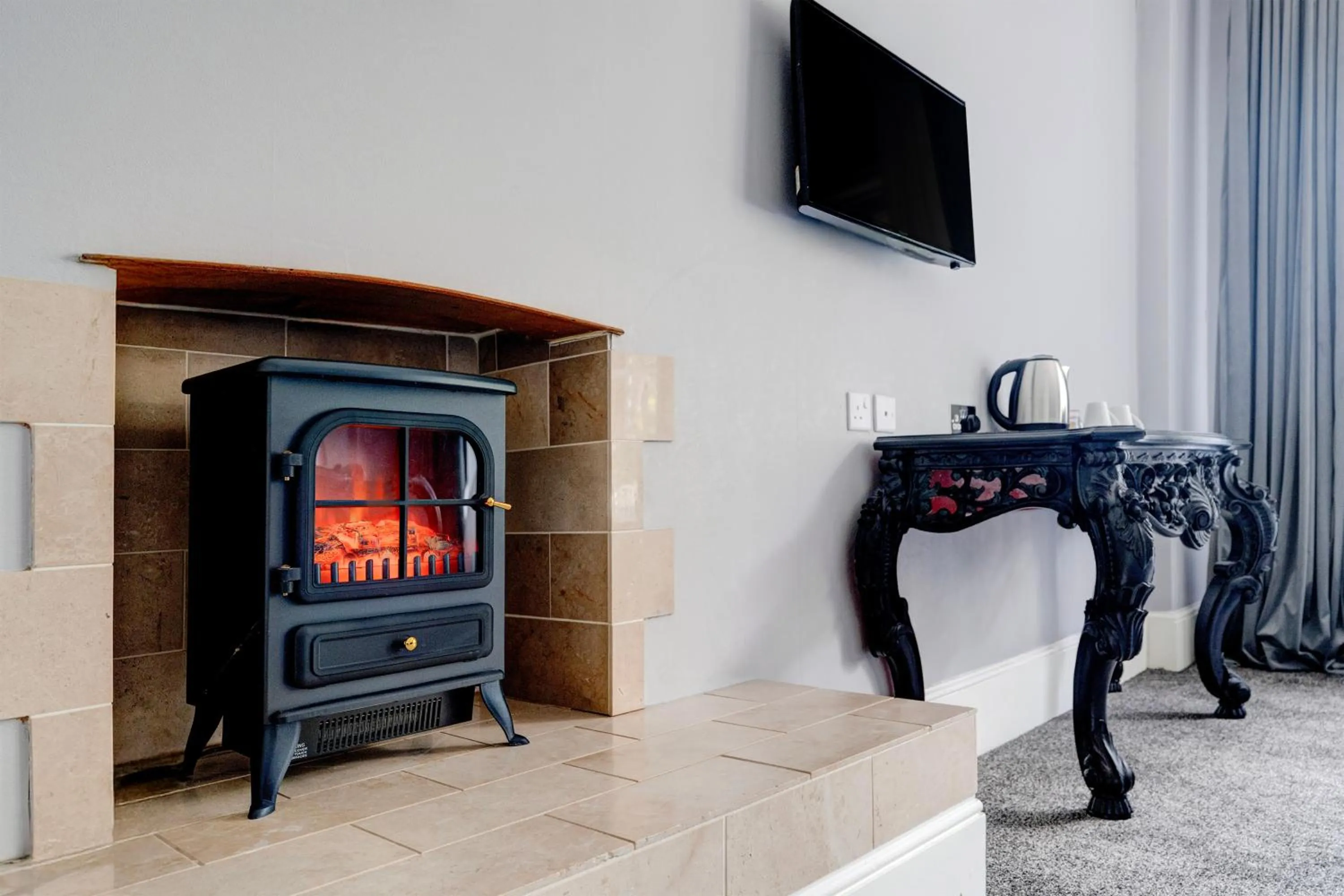 TV and multimedia in Liverpool Aigburth Hotel By Belvilla