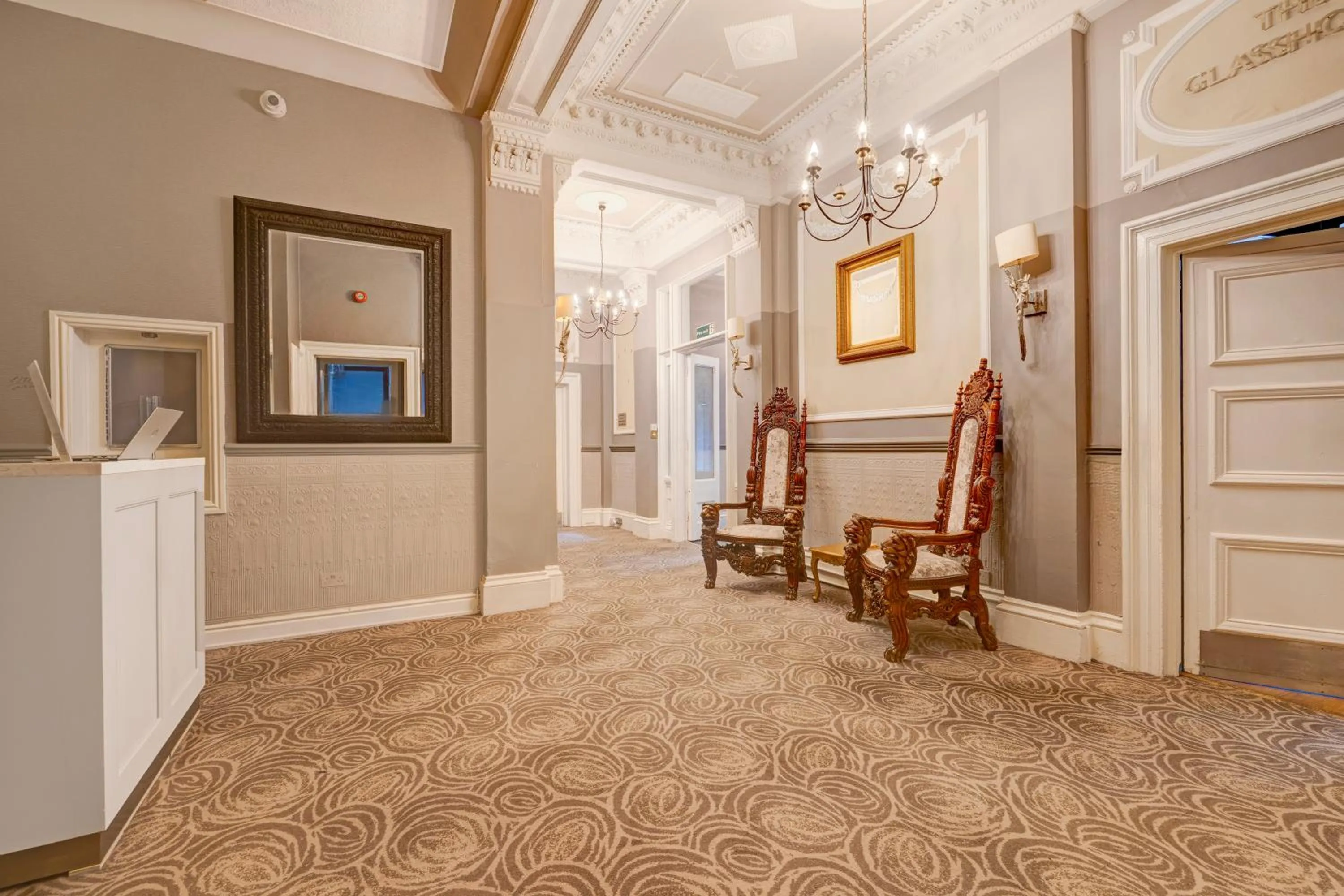 Lobby or reception in Liverpool Aigburth Hotel By Belvilla