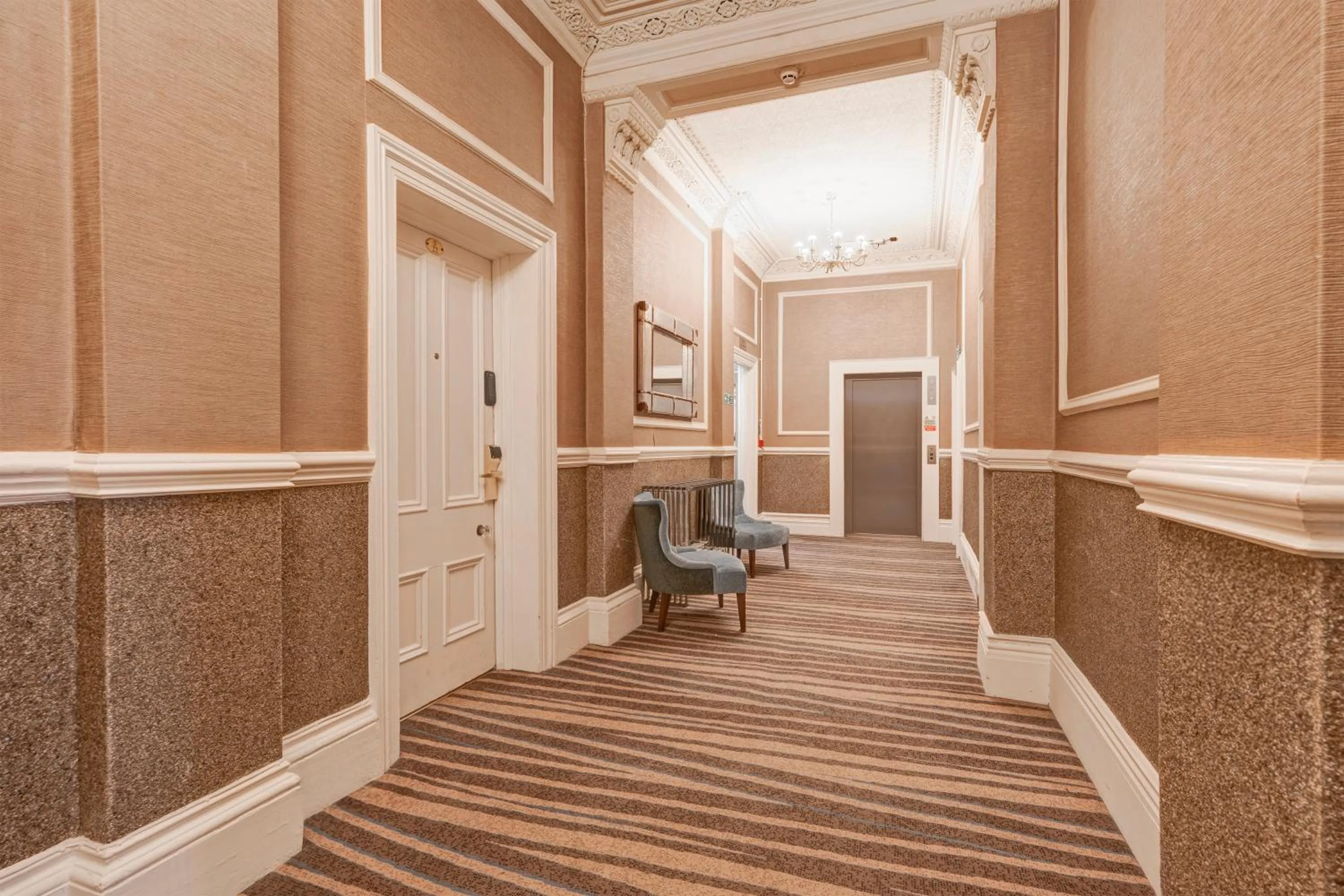 Lobby or reception in Liverpool Aigburth Hotel By Belvilla