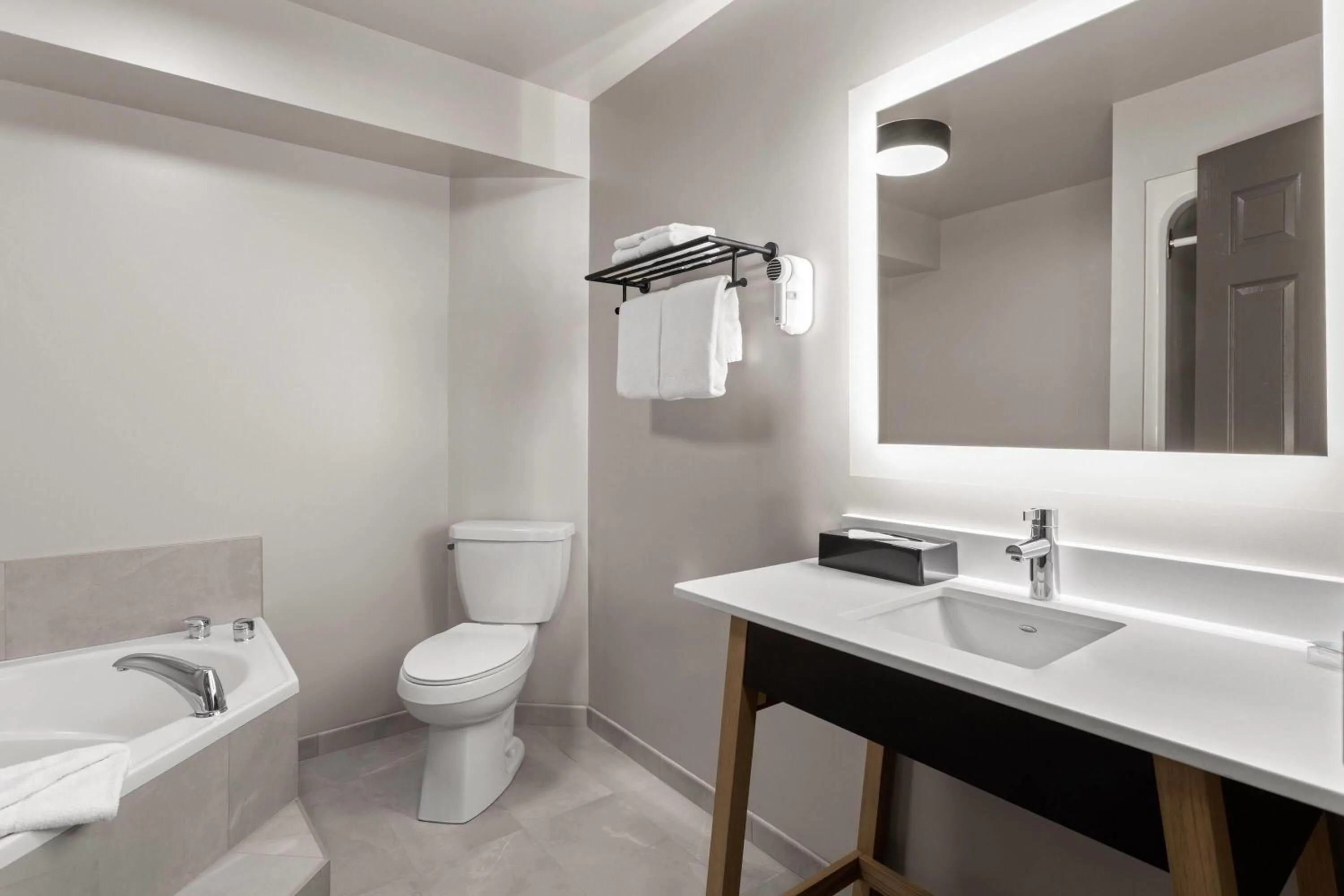 Bathroom in Super 8 by Wyndham Sault Ste Marie On