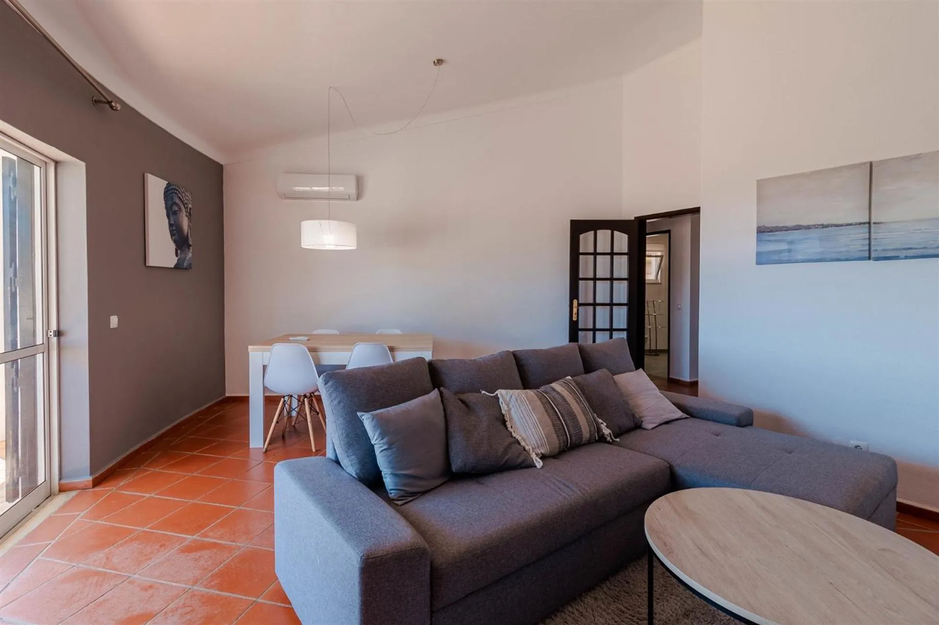 TV and multimedia in Lagos Appartement Resort