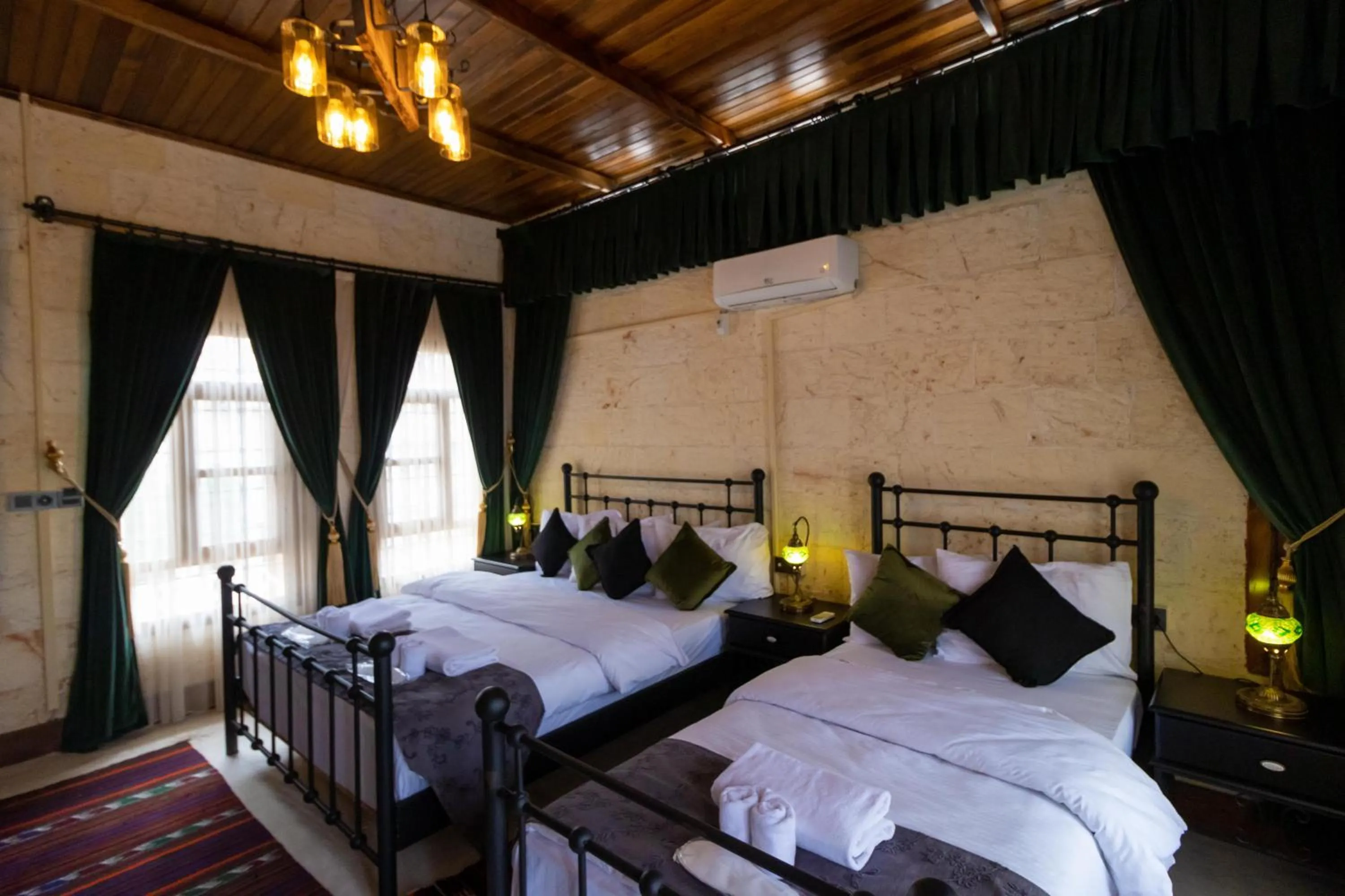 Bedroom, Bed in Nomad inn