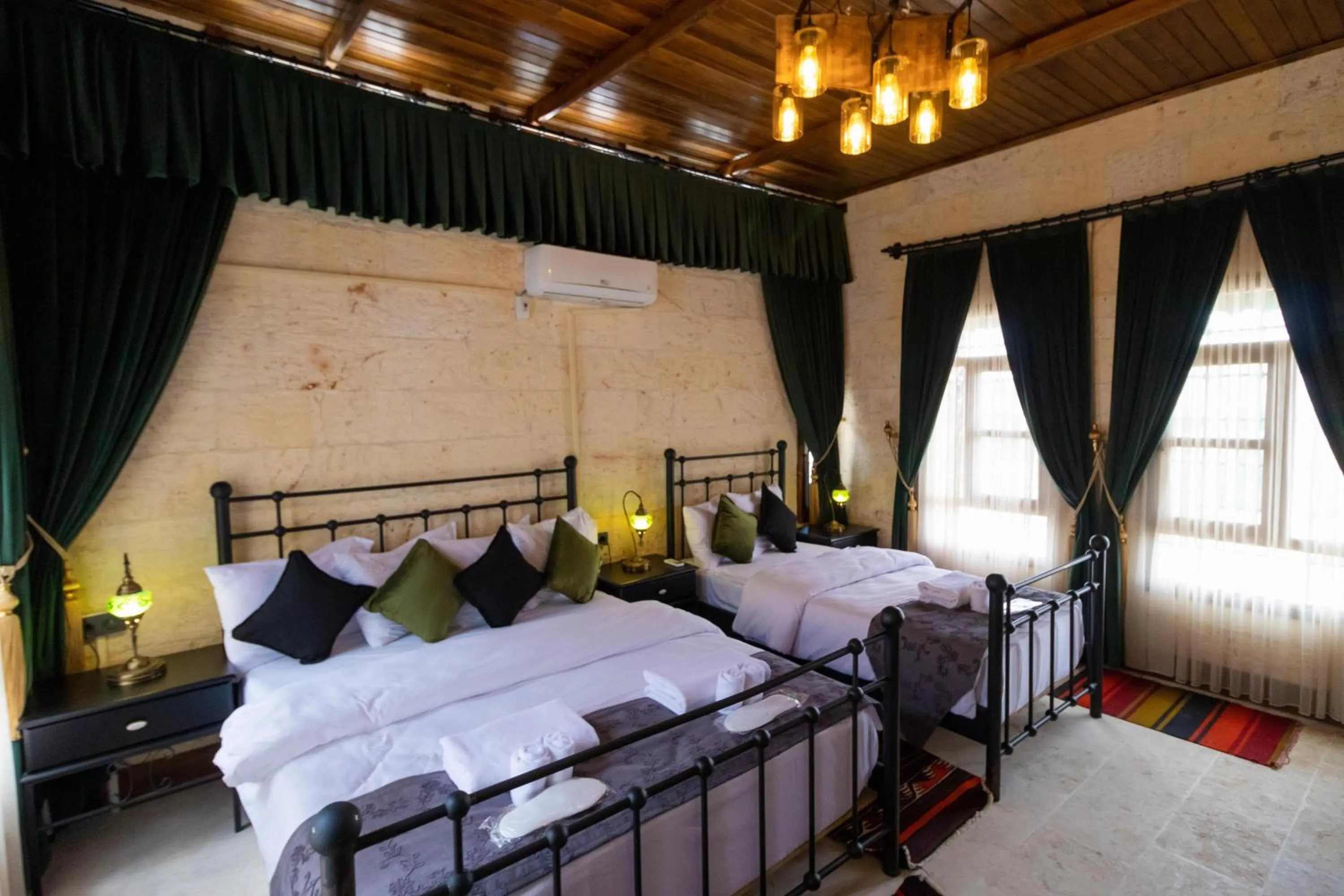 Bedroom, Bed in Nomad inn