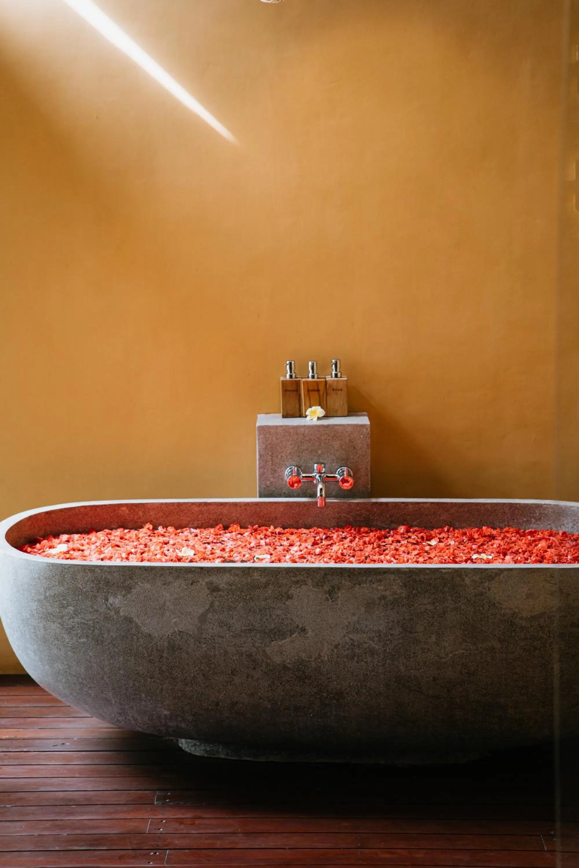 Bathroom in Samkhya Villas - Free 1x Floating Breakfast or Minibar