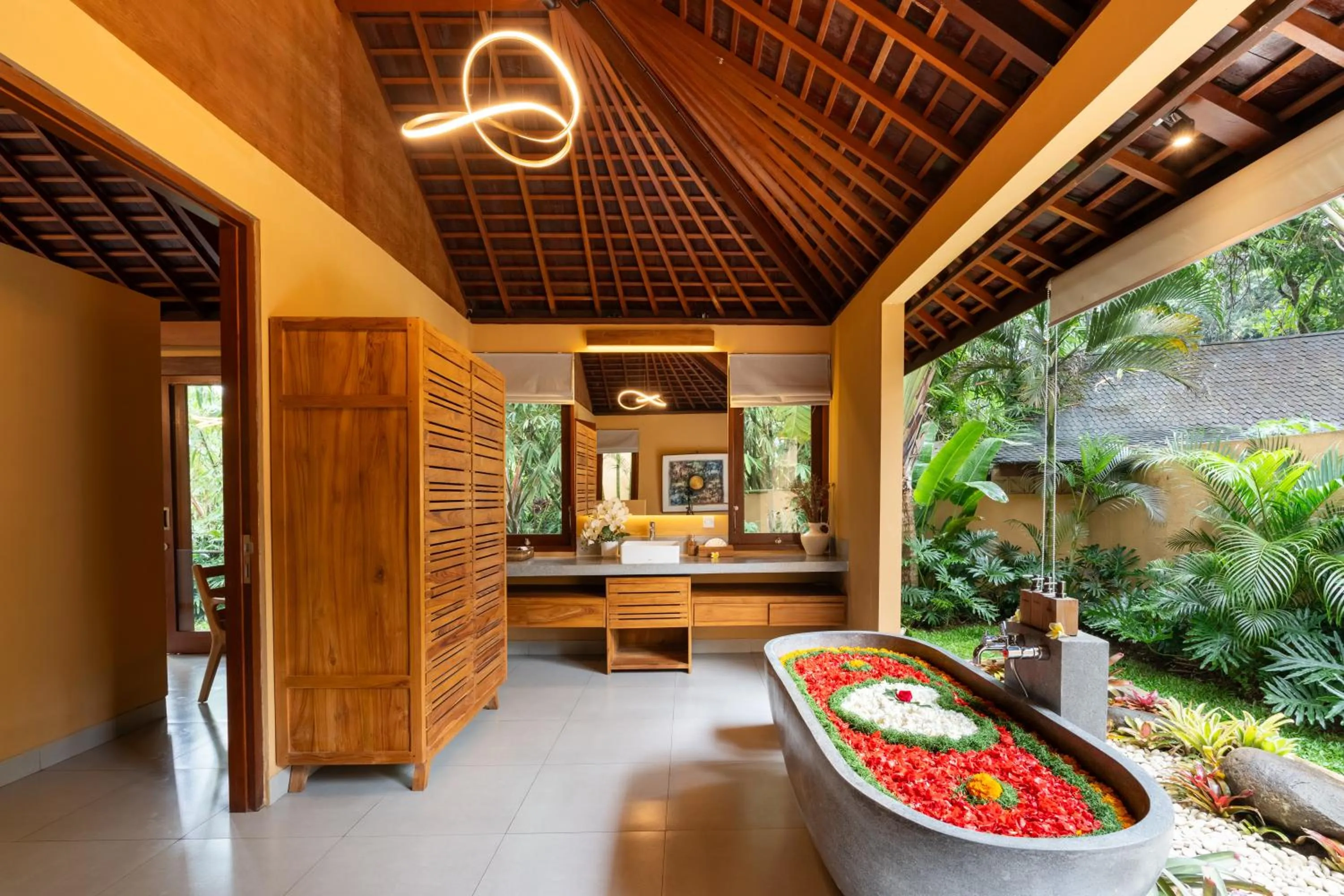 Bathroom in Samkhya Villas - Free 1x Floating Breakfast or Minibar