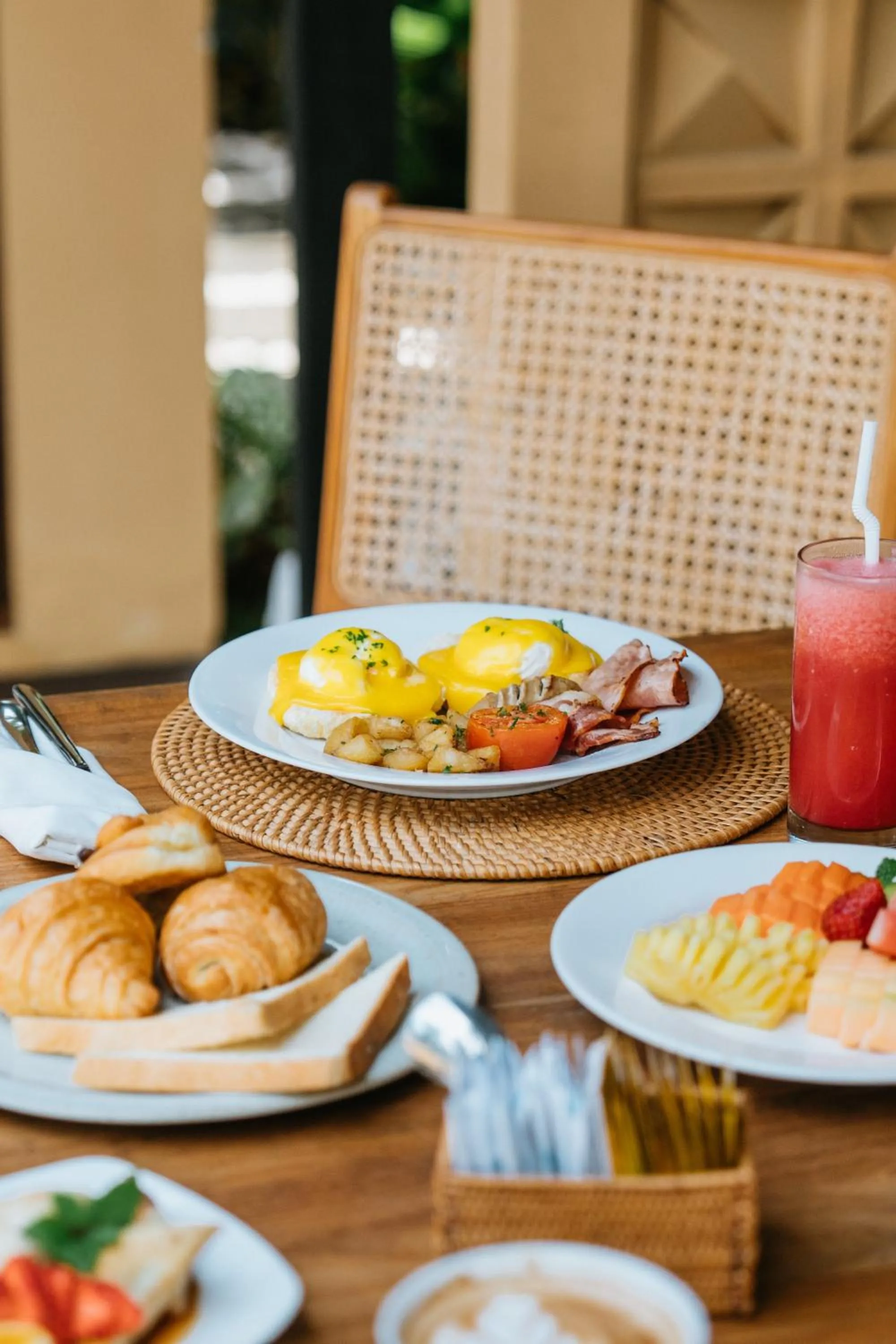 Breakfast in Samkhya Villas - Free 1x Floating Breakfast or Minibar