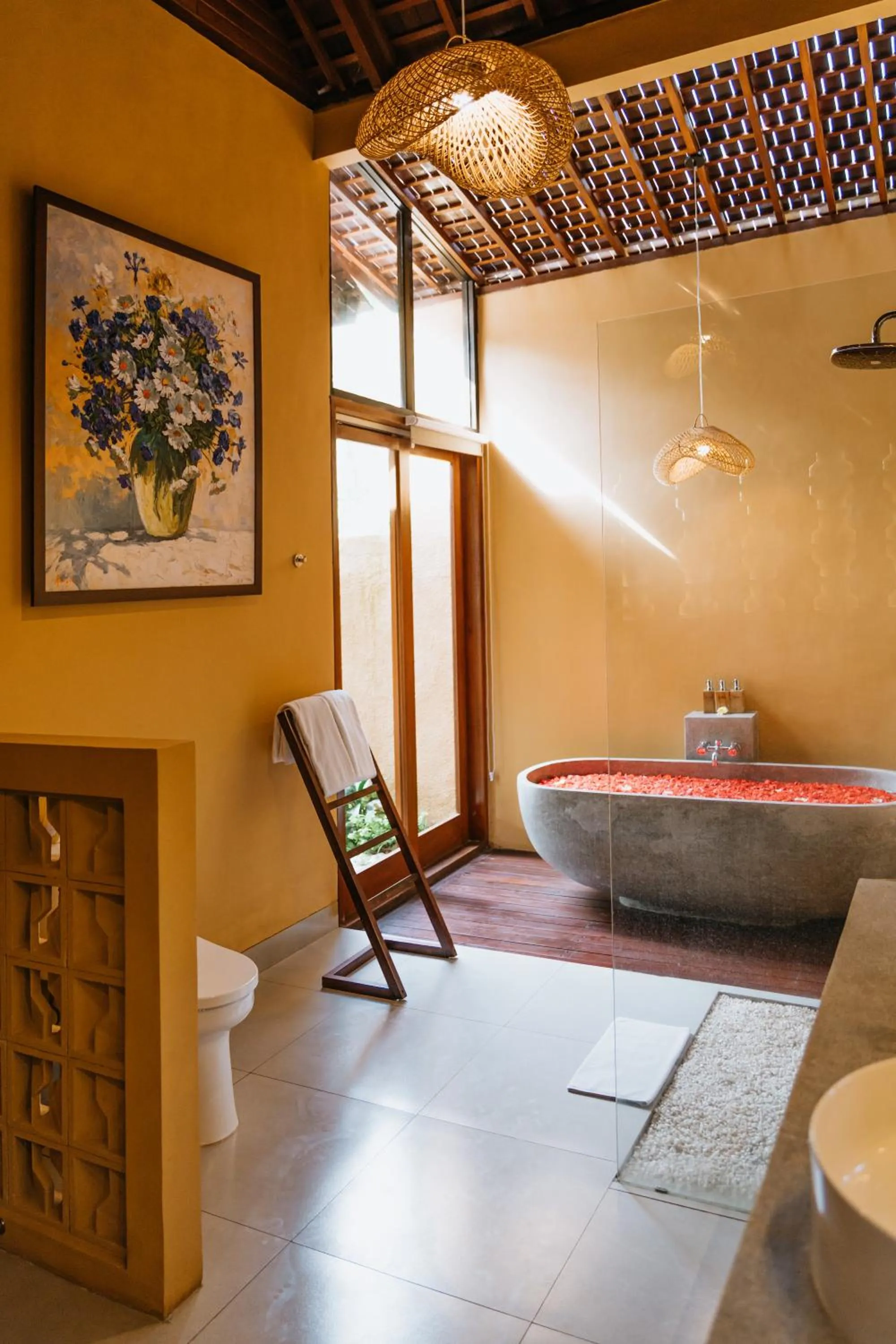 Bathroom in Samkhya Villas - Free 1x Floating Breakfast or Minibar