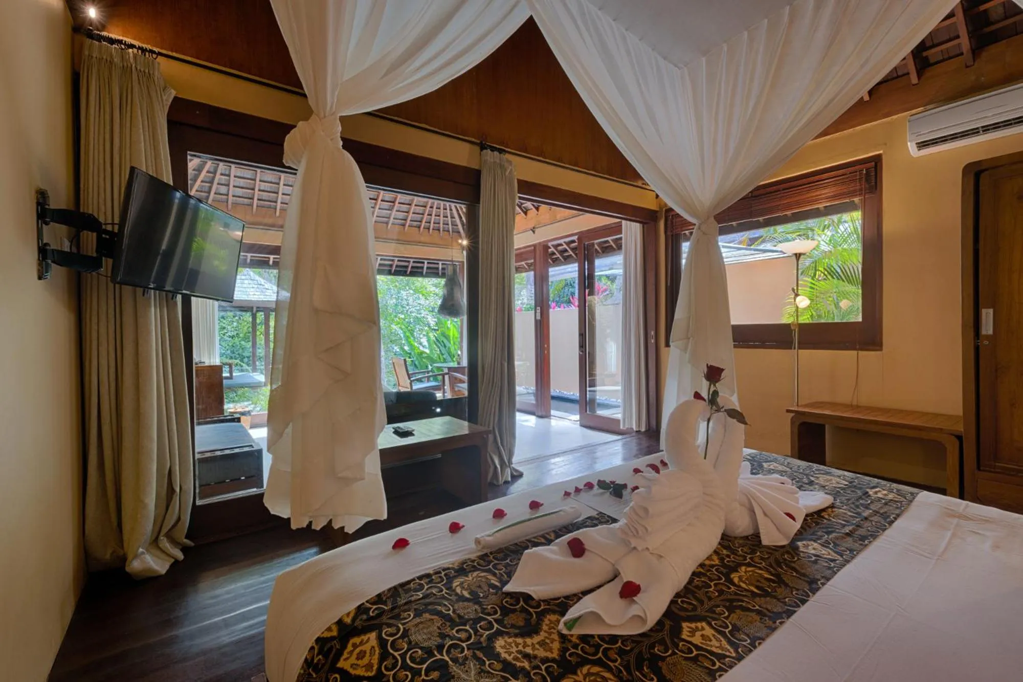Bedroom, Bed in Samkhya Villas - Free 1x Floating Breakfast or Minibar