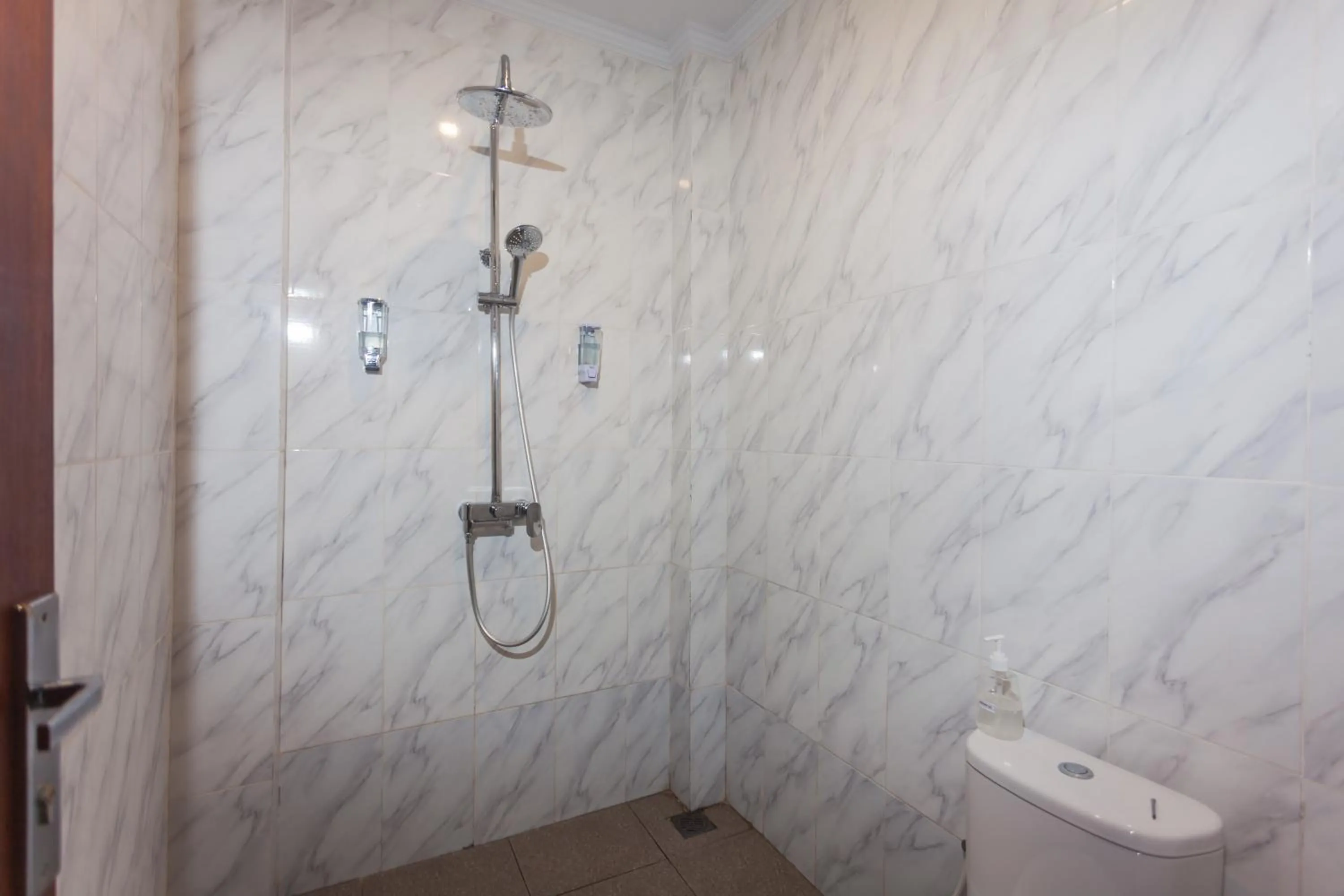 Shower in Rumah Weda