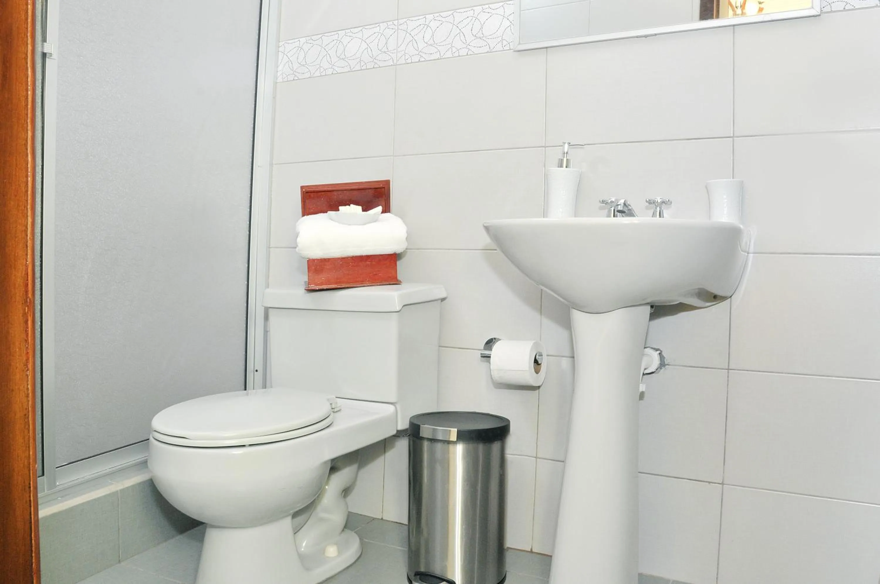 Bathroom in Hotel Margarita 2