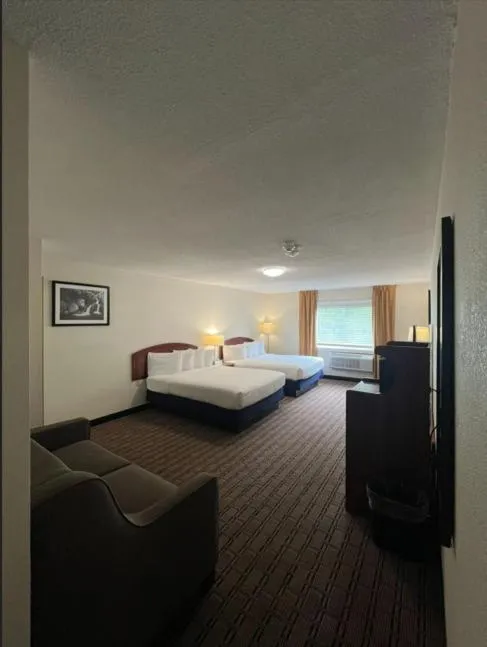 Bed in River Valley Inn