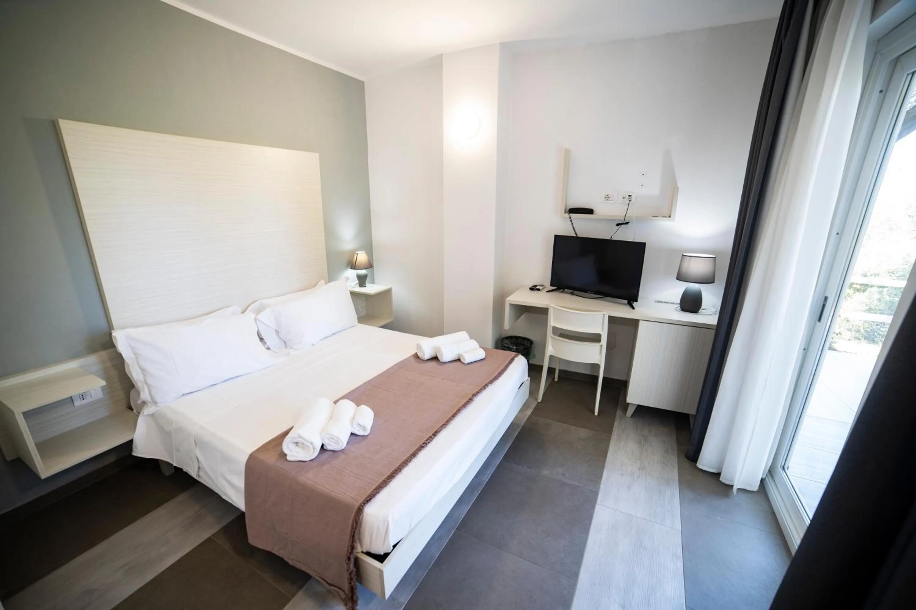 Photo of the whole room, Bed in UNICO Cannamele Escape Tropea by Life Resorts