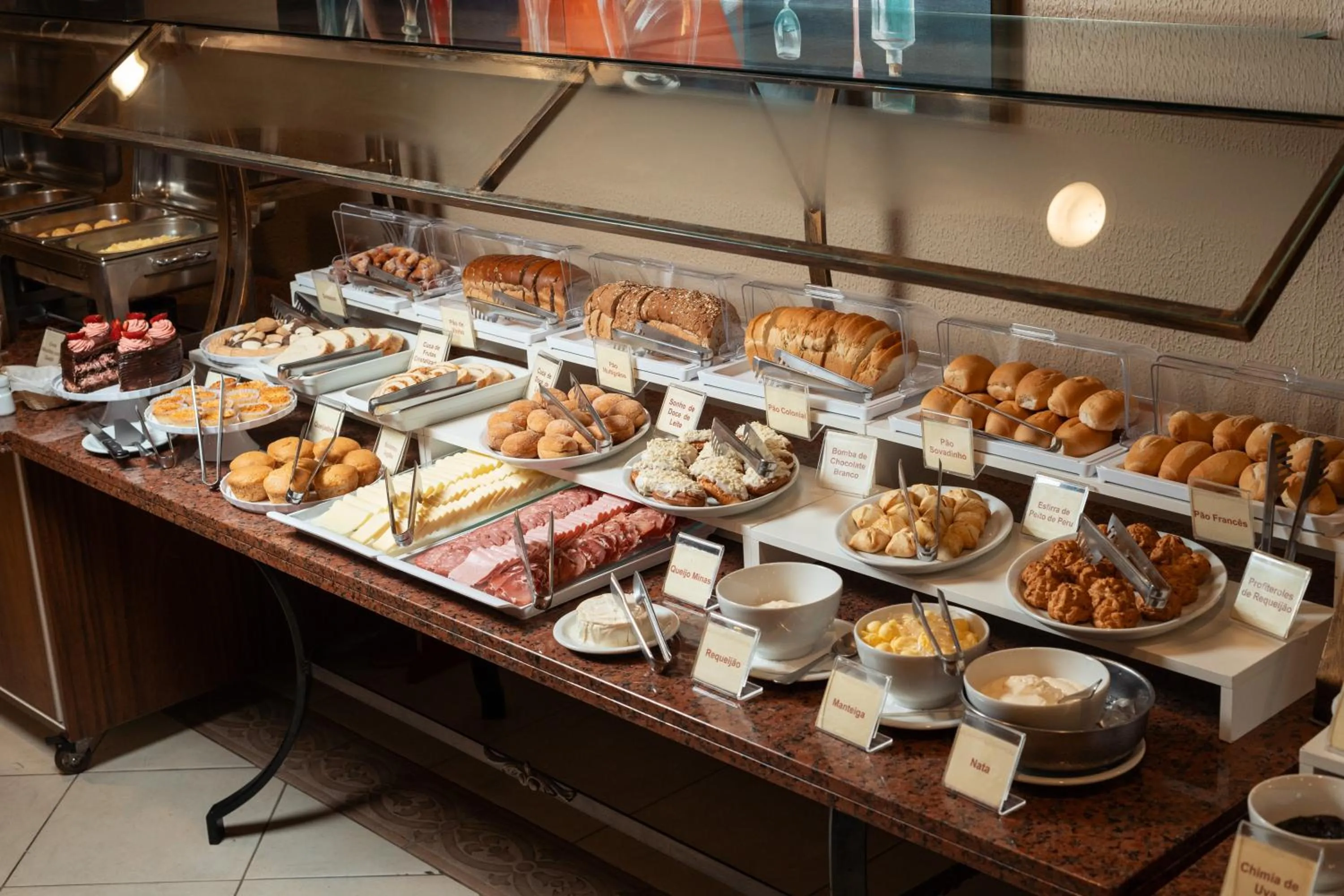 Breakfast in Hotel Villa Michelon