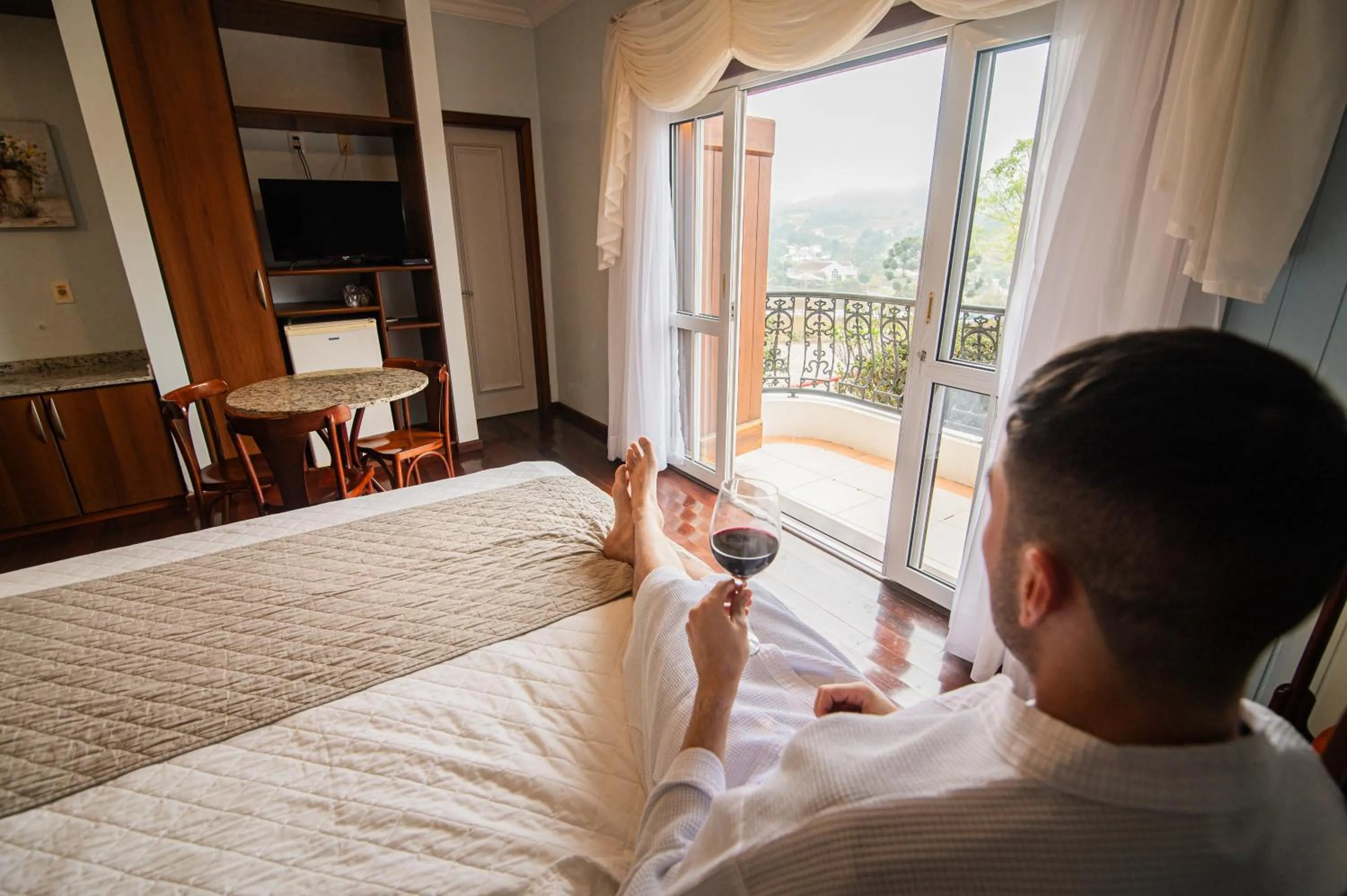 Patio, Bed in Hotel Villa Michelon