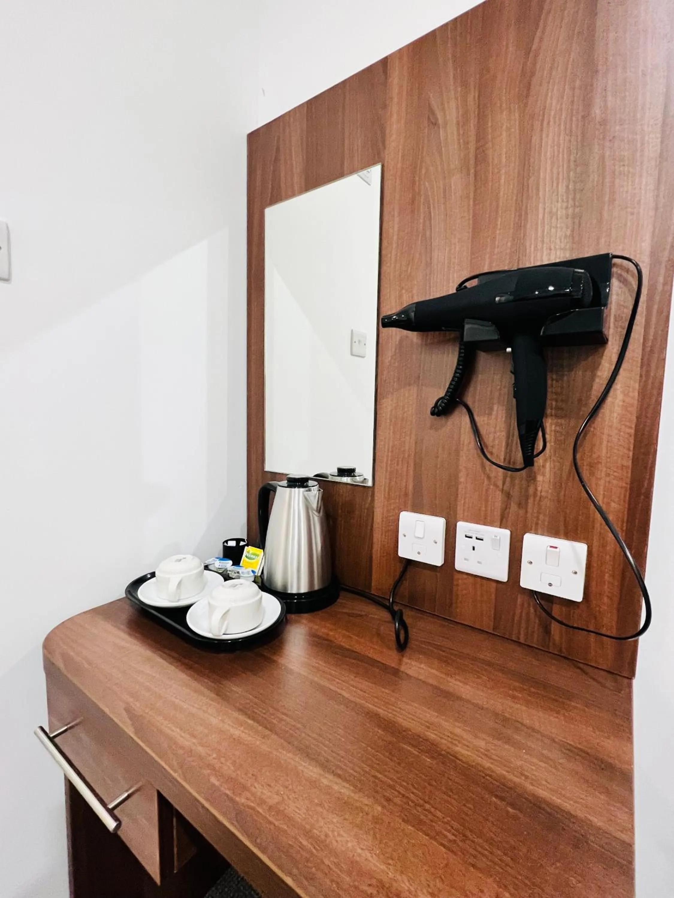 Coffee/tea facilities in Park Avenue Bayswater Inn Hyde Park