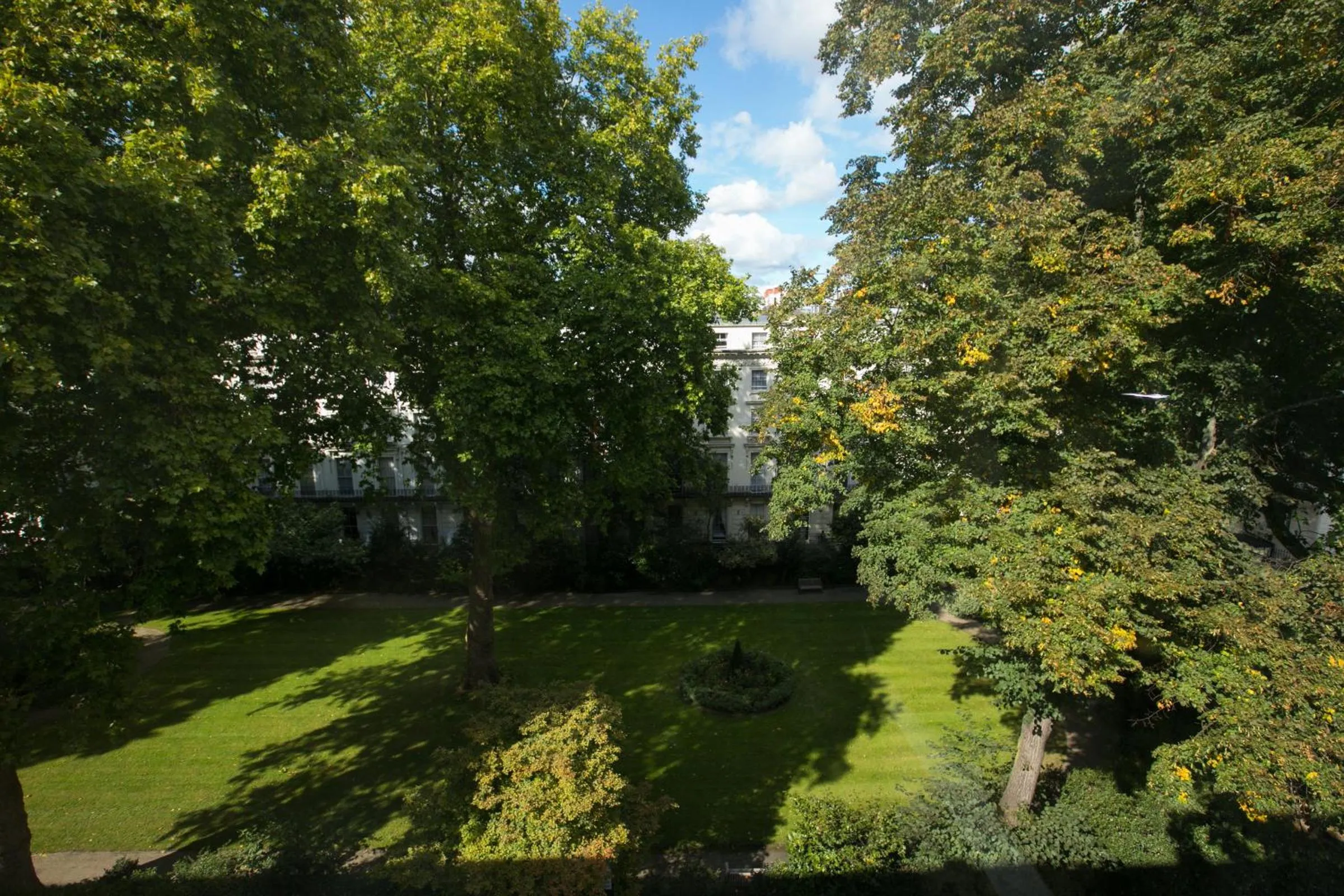 Neighbourhood in Park Avenue Bayswater Inn Hyde Park