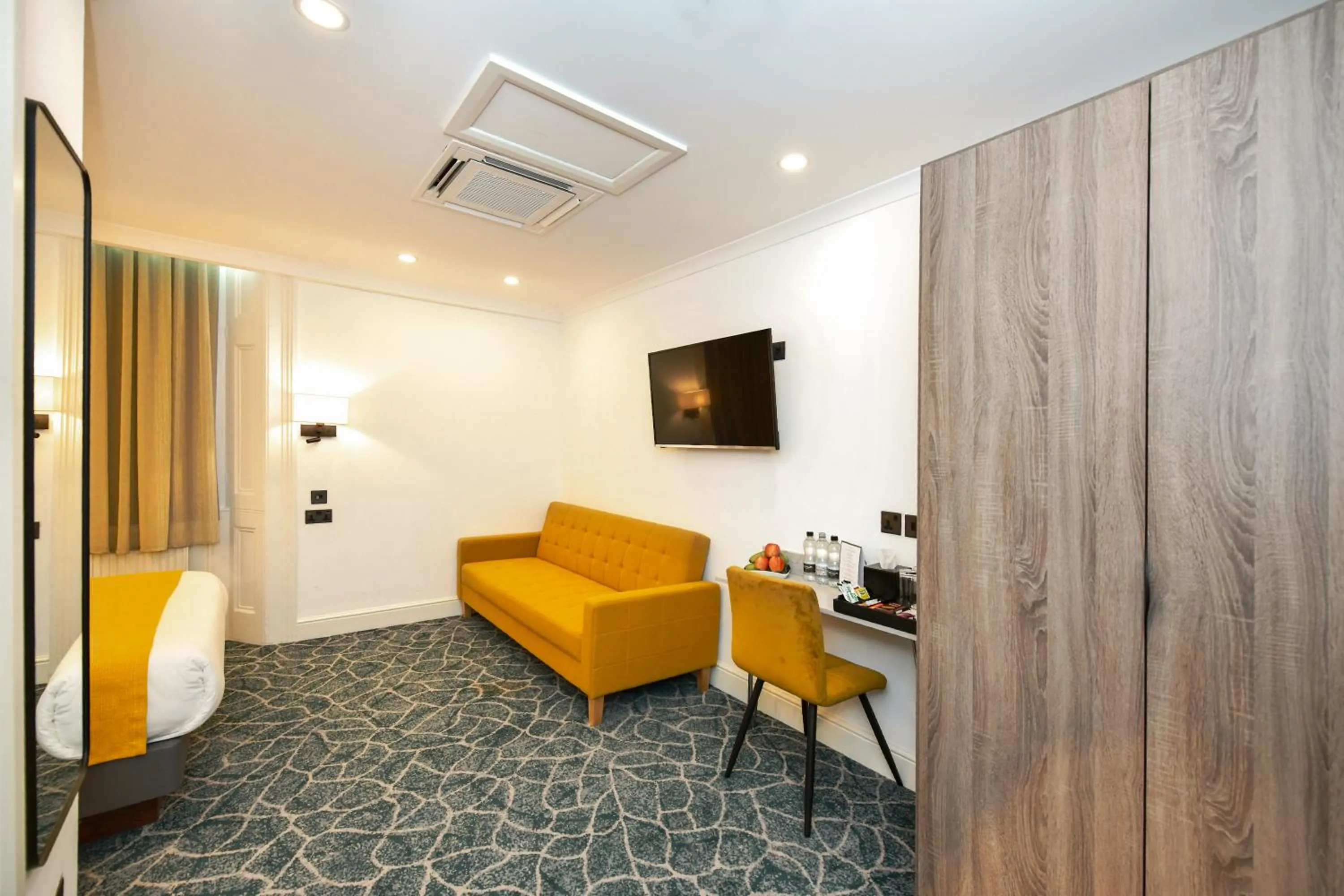 Bedroom in Park Avenue Bayswater Inn Hyde Park