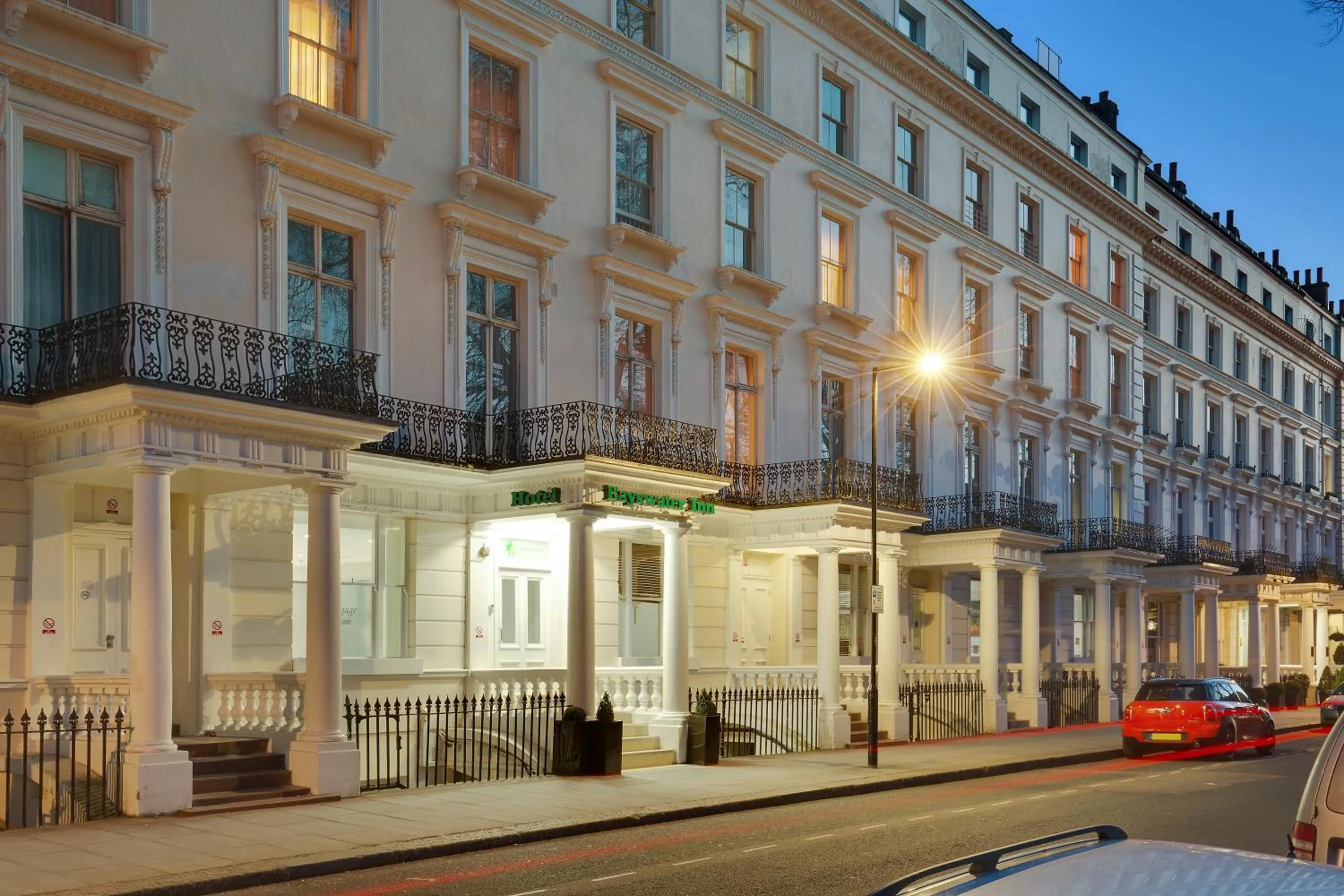 Property building in Park Avenue Bayswater Inn Hyde Park