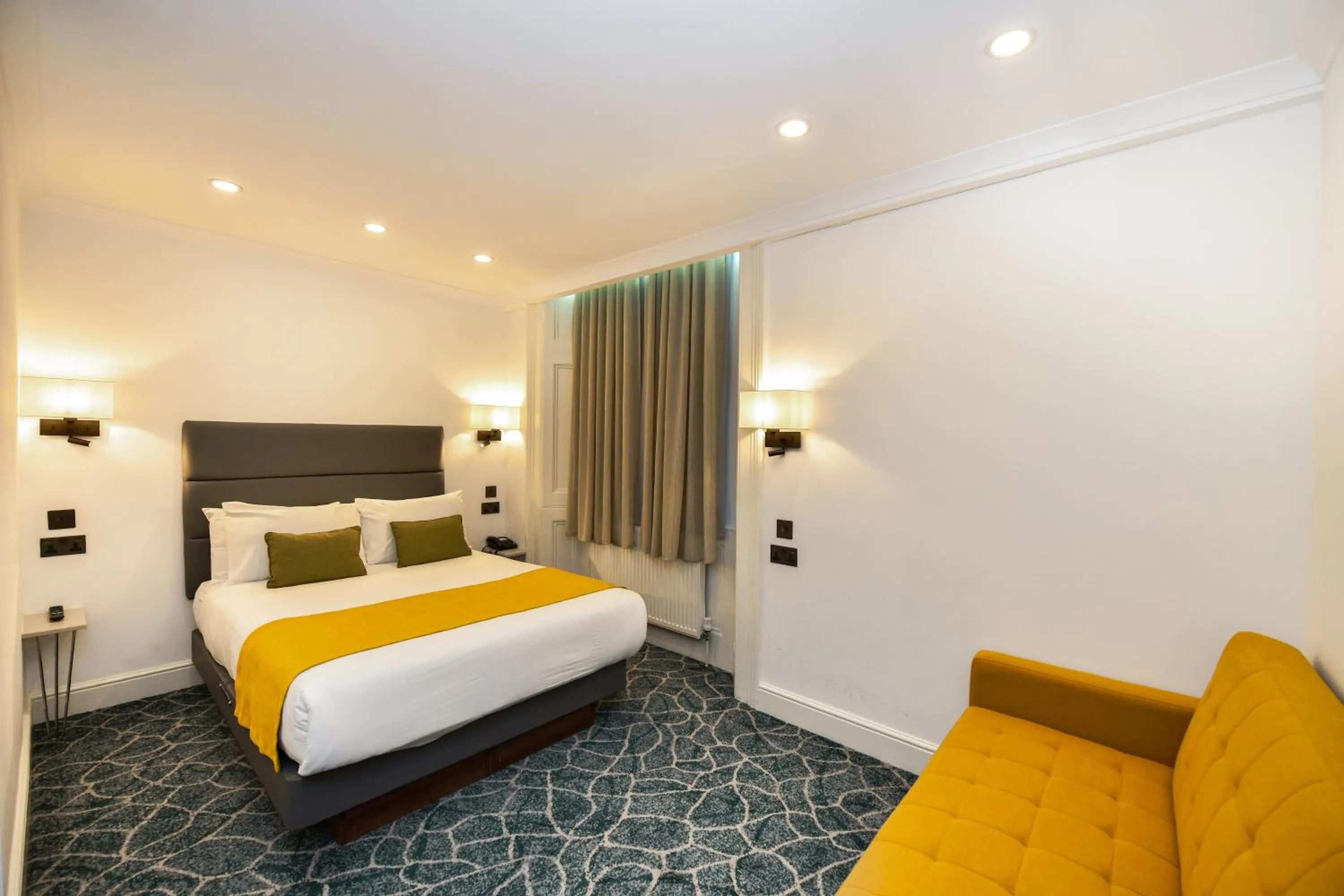 Bedroom, Bed in Park Avenue Bayswater Inn Hyde Park