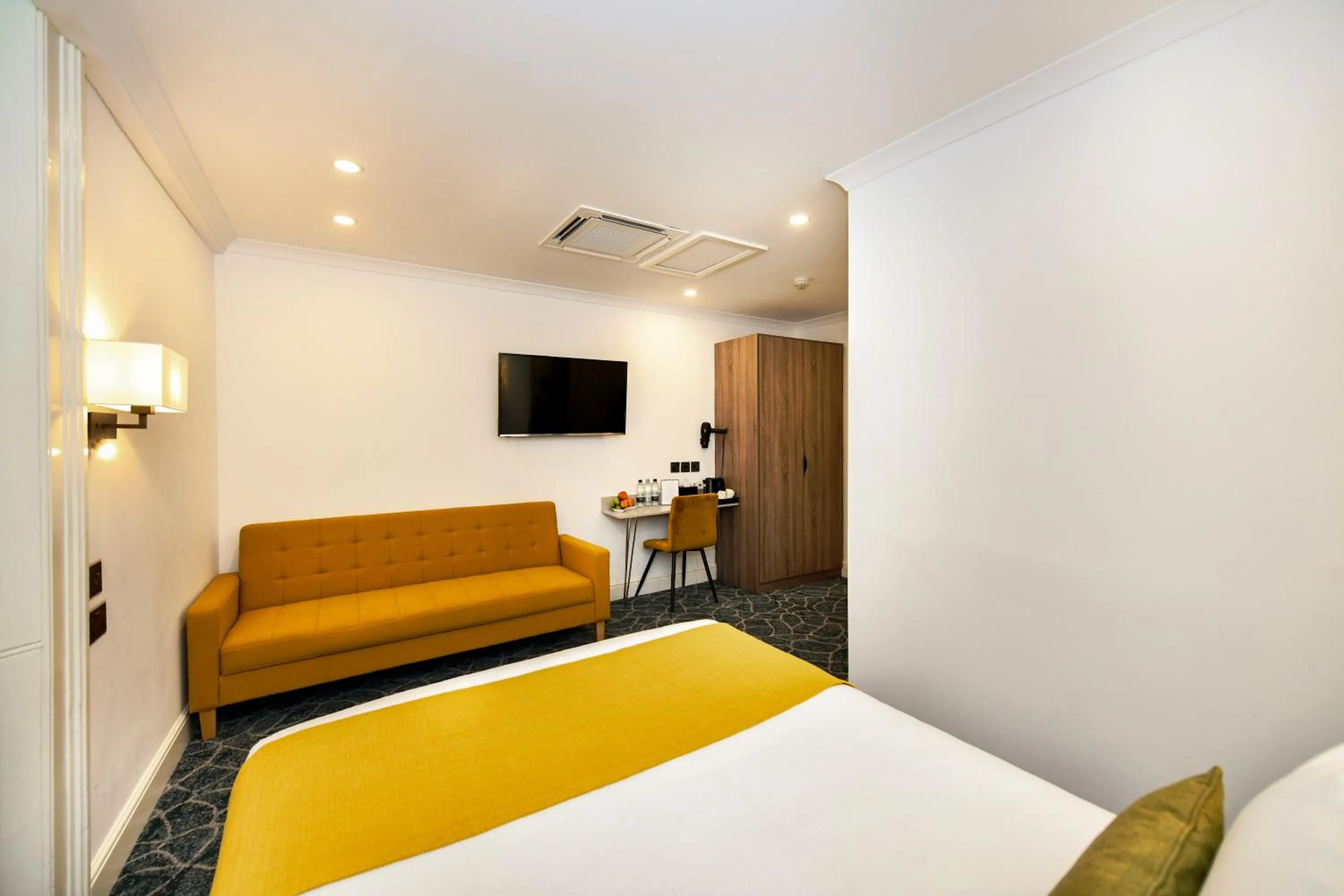 Bedroom, Bed in Park Avenue Bayswater Inn Hyde Park