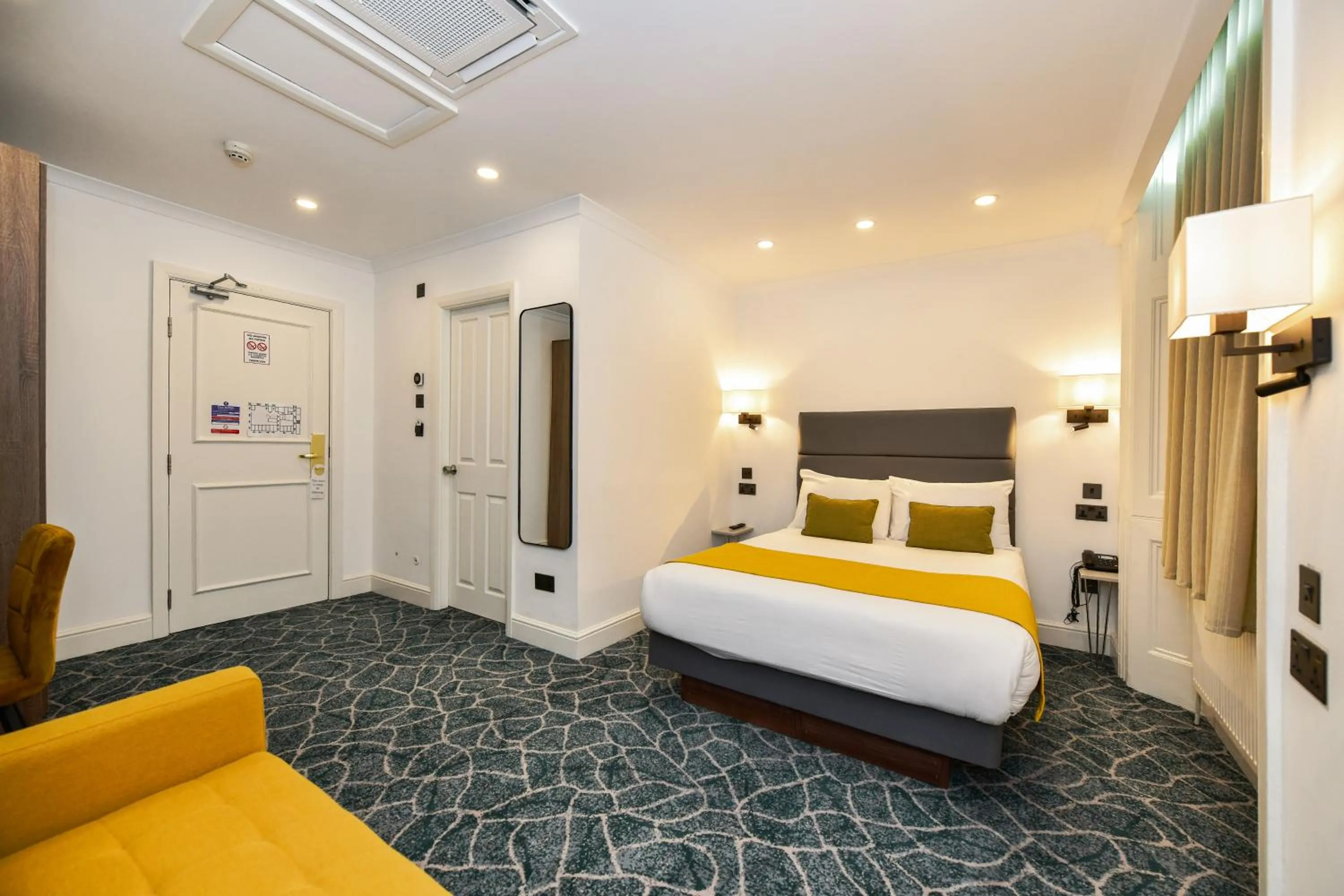 Bedroom, Bed in Park Avenue Bayswater Inn Hyde Park