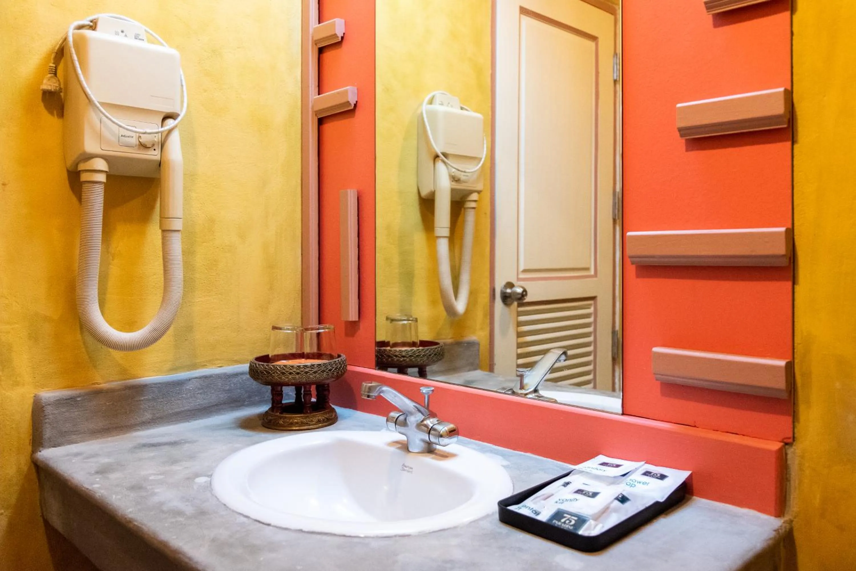 Bathroom in 75 Paradise Lane Managed by Loft Group