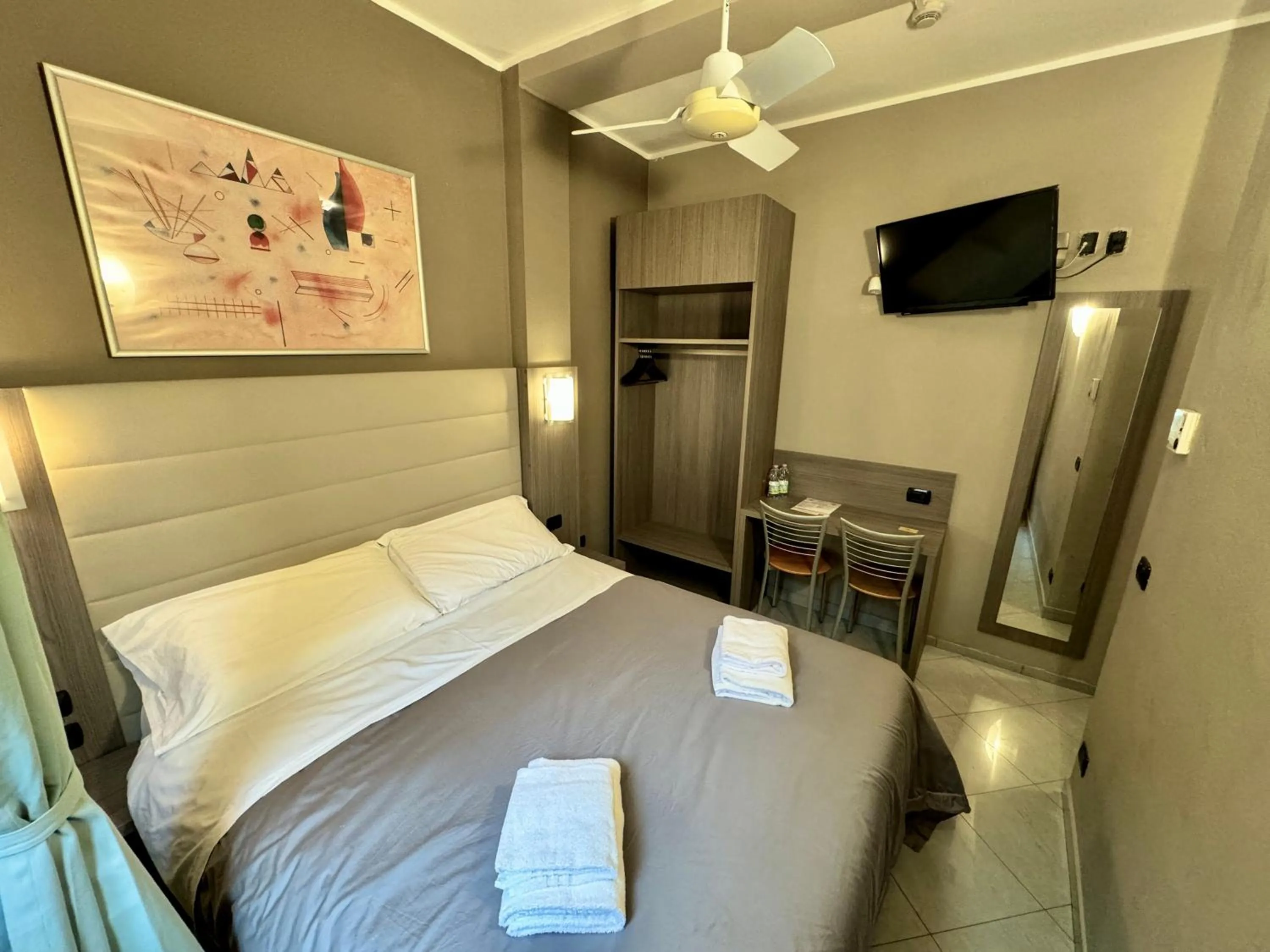 Bedroom, Bed in Hotel Parma