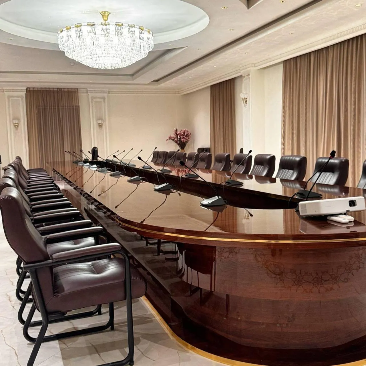 Meeting/conference room in KANGURT Grand Hotel